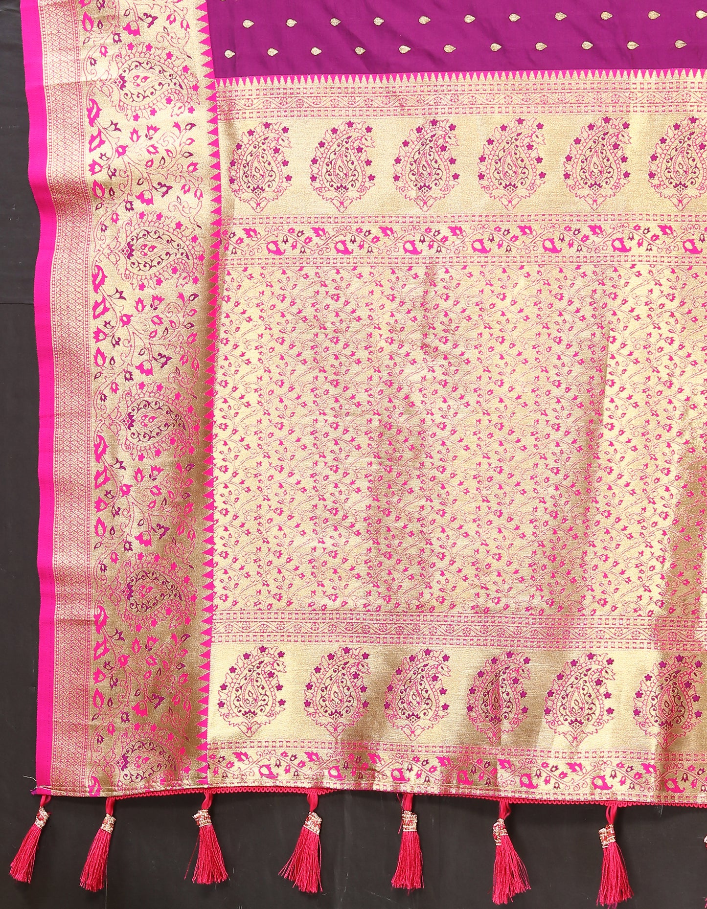 Wine Soft Silk Zari Motifs Saree With Brocade Blouse Piece