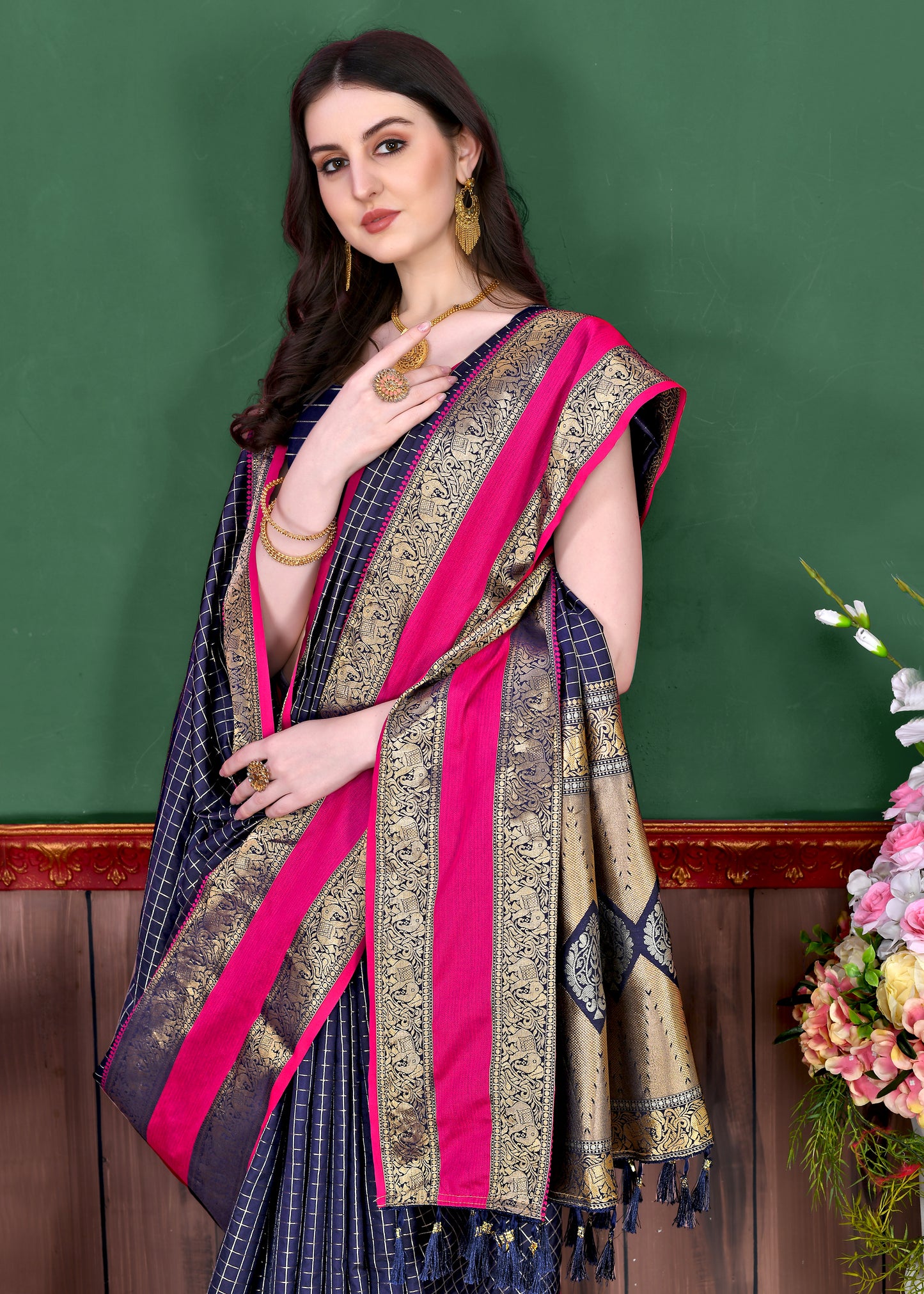 Blue Graceful Woven Chex Silk Saree With Blouse Piece