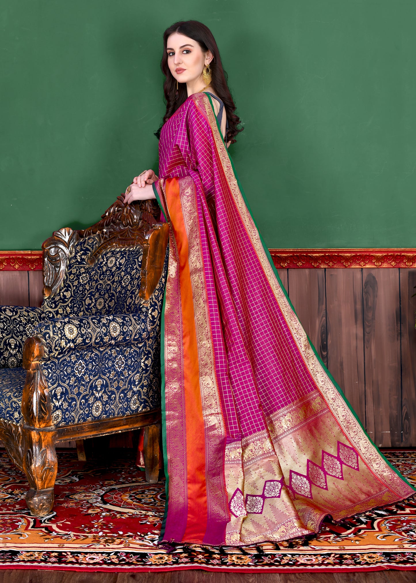 Pink Graceful Woven Chex Silk Saree With Blouse Piece