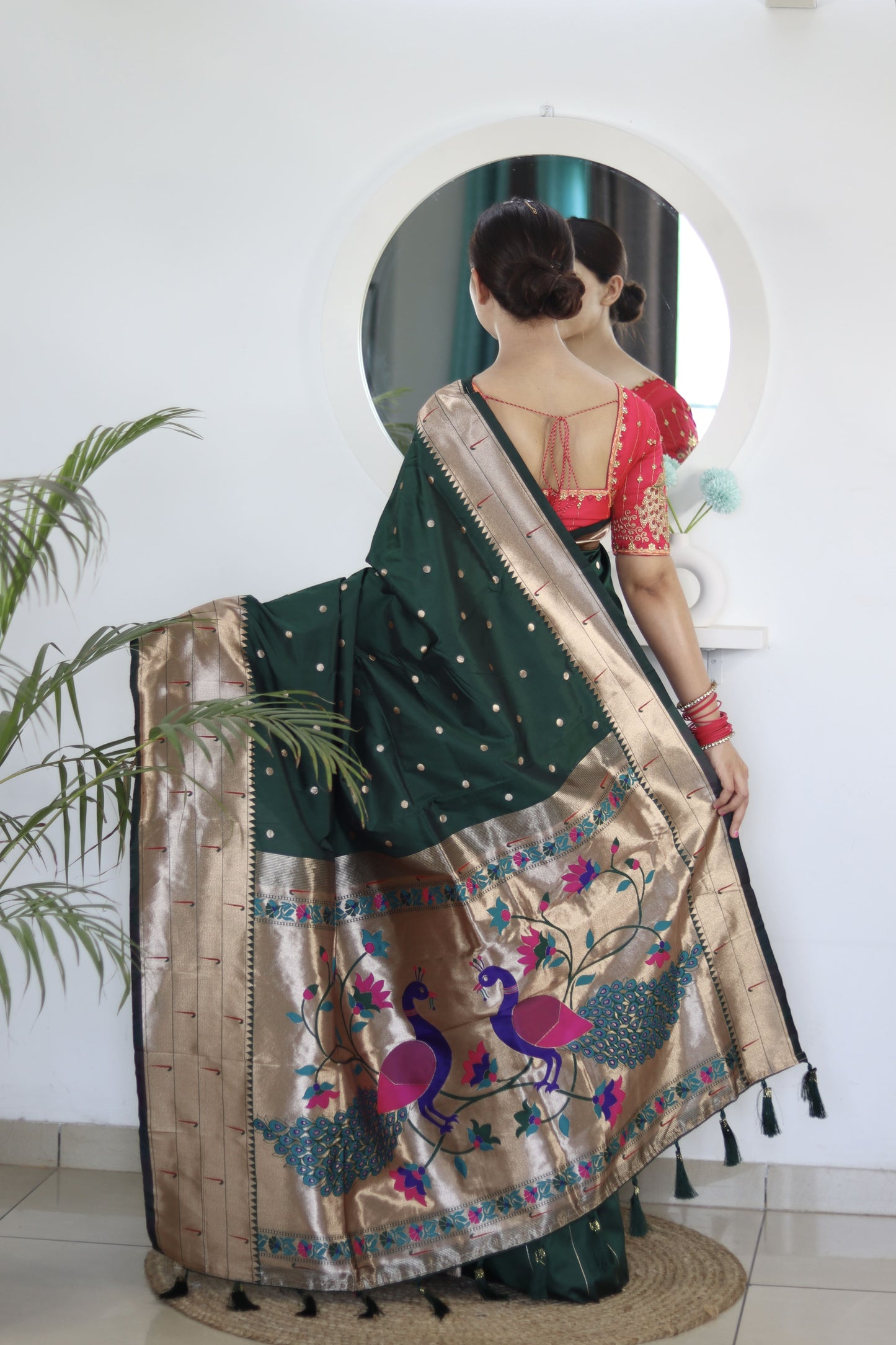 Green Pink Royal Motif Pethani Silk Saree With Blouse Piece