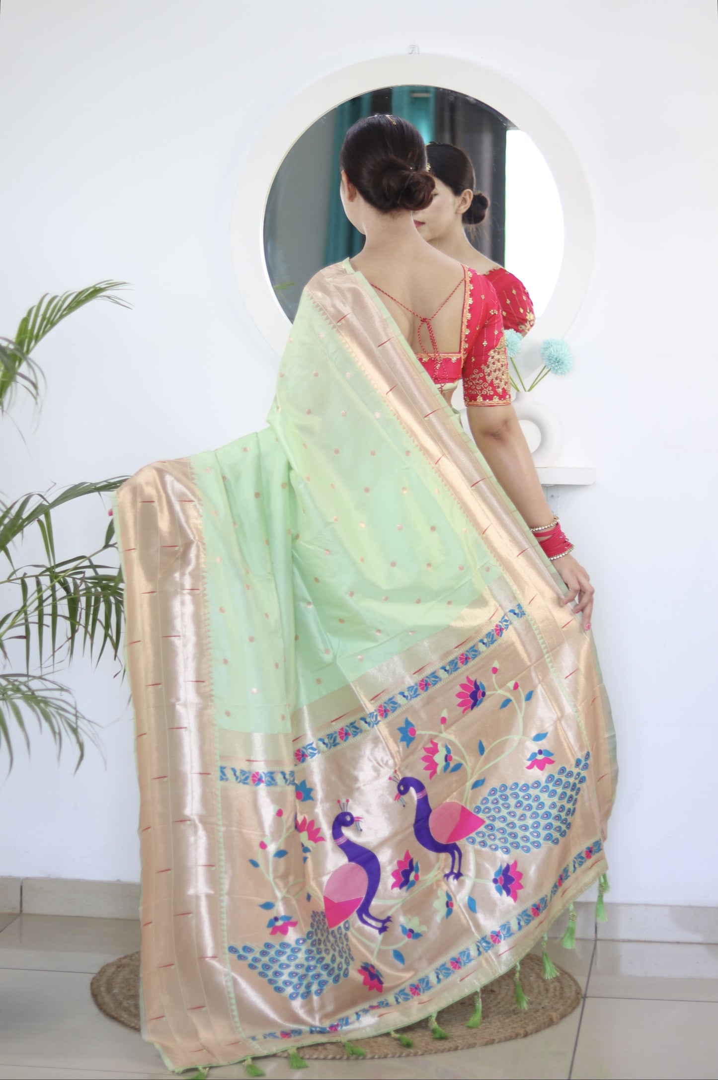 Pista Royal Motif Pethani Silk Saree With Blouse Piece