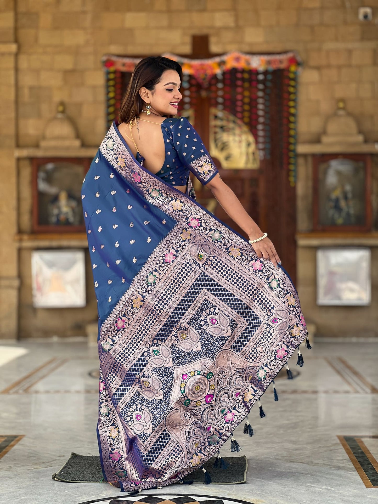 Morpinch Zari Weaving Banarasi Saree With Blouse Piece