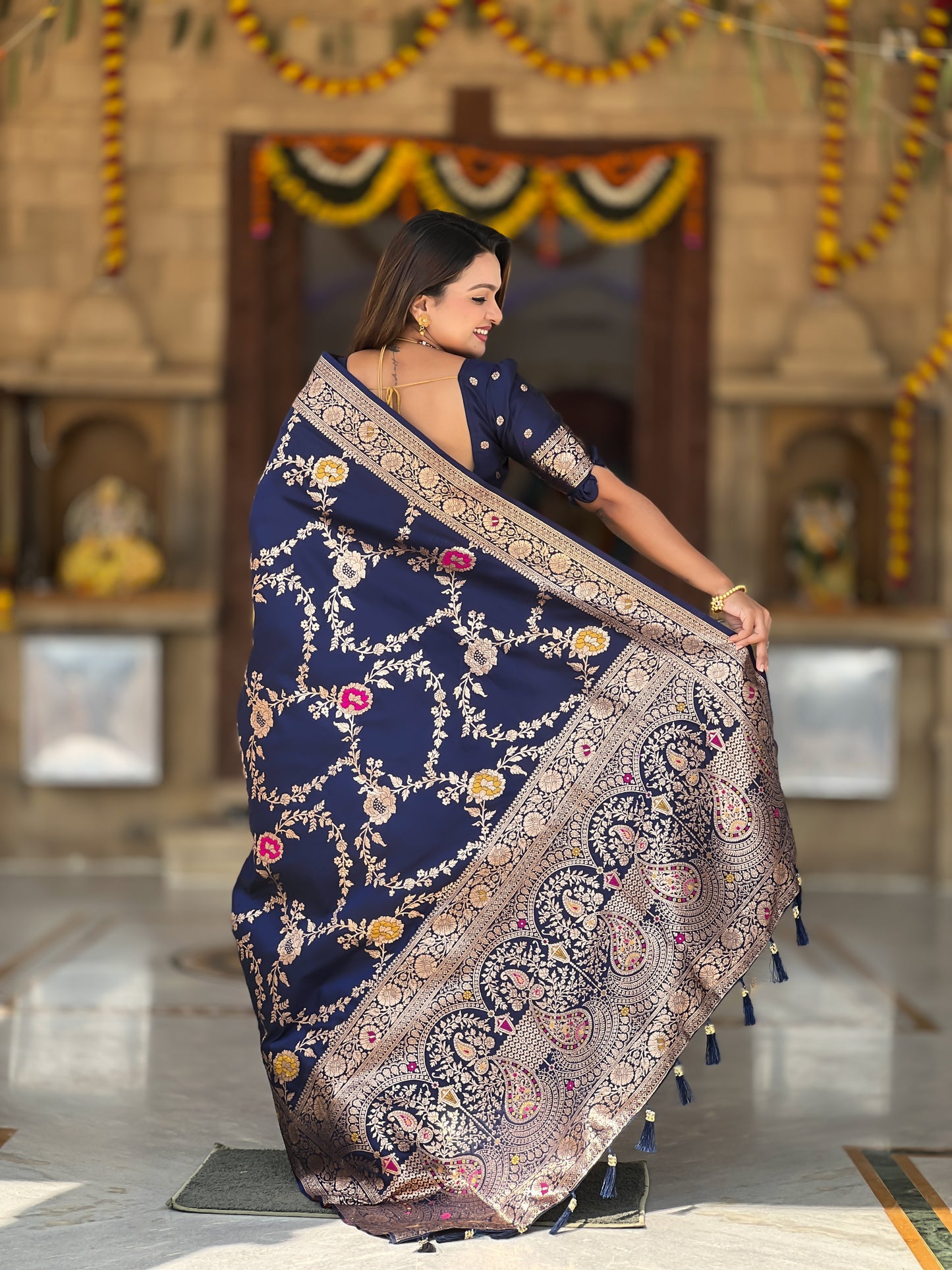 Navy Blue Graceful Trending Banarasi Silk Saree With Blouse Piece