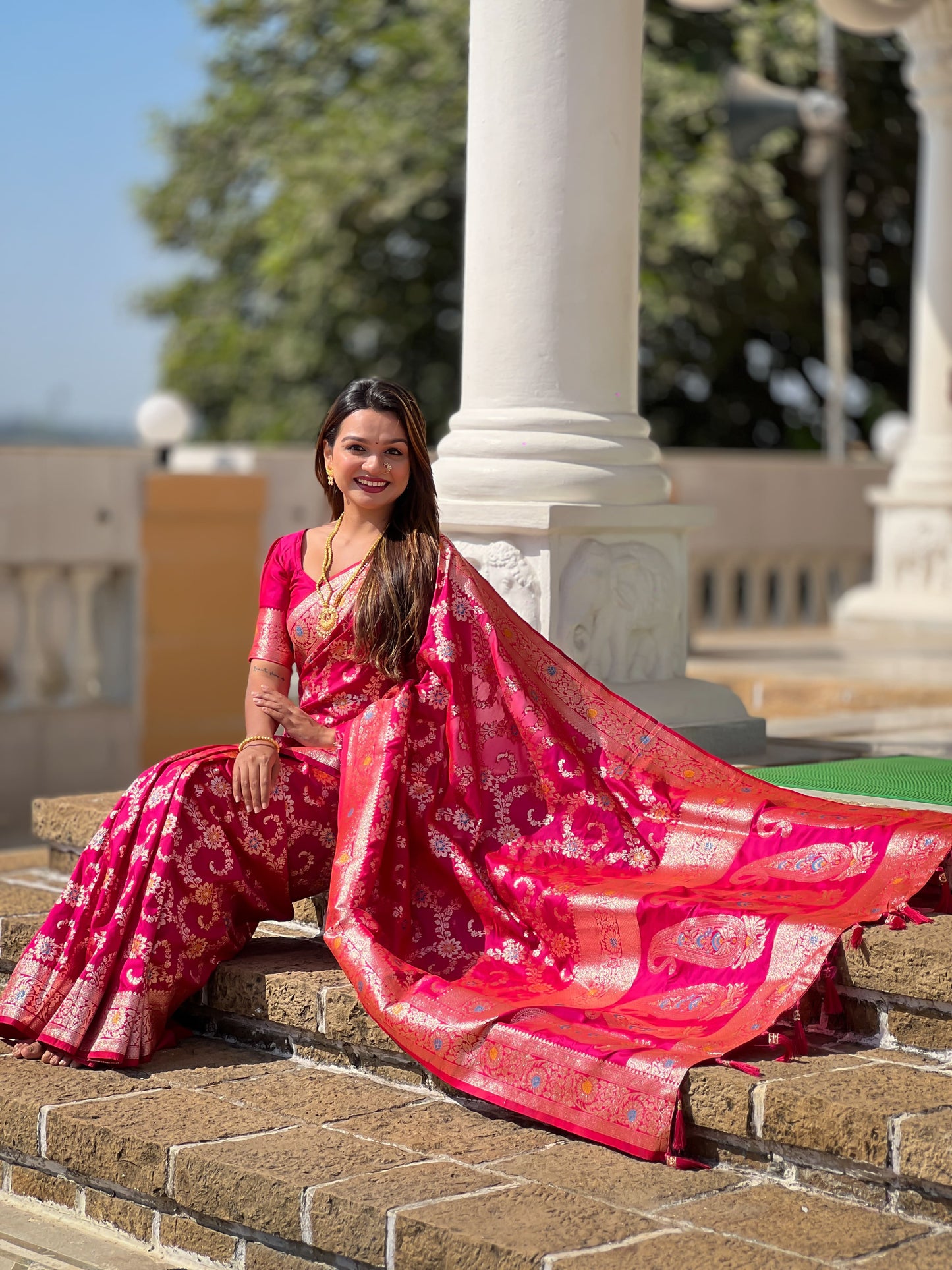Pink Graceful Glow Banarasi Silk Saree With Blouse Piece