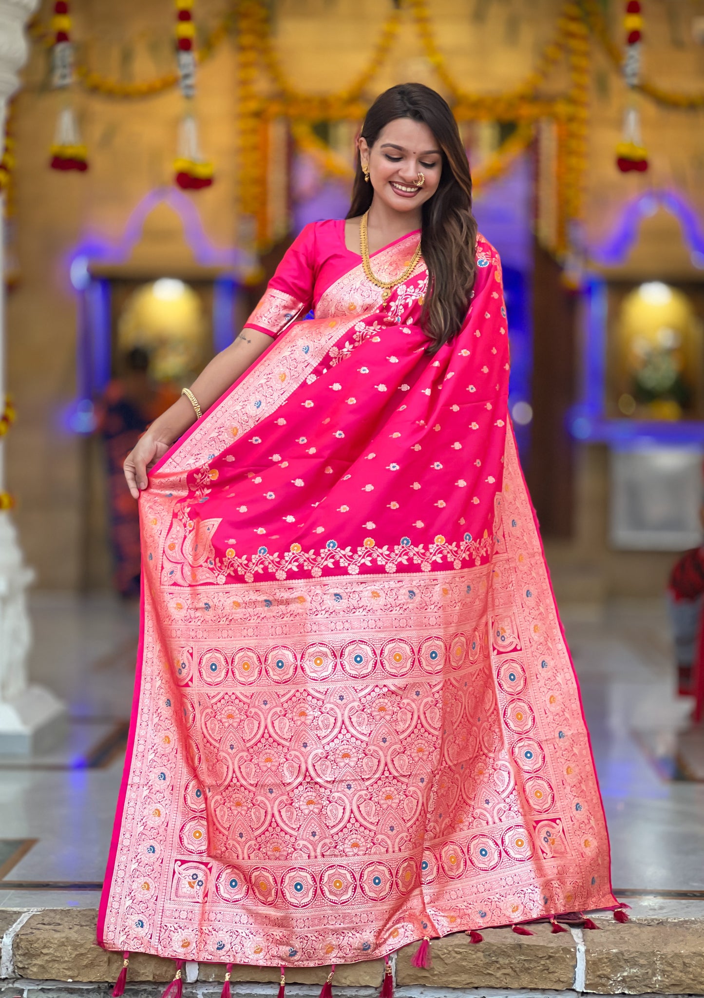 Pink Graceful Meena Banarasi Silk Saree With Blouse Piece