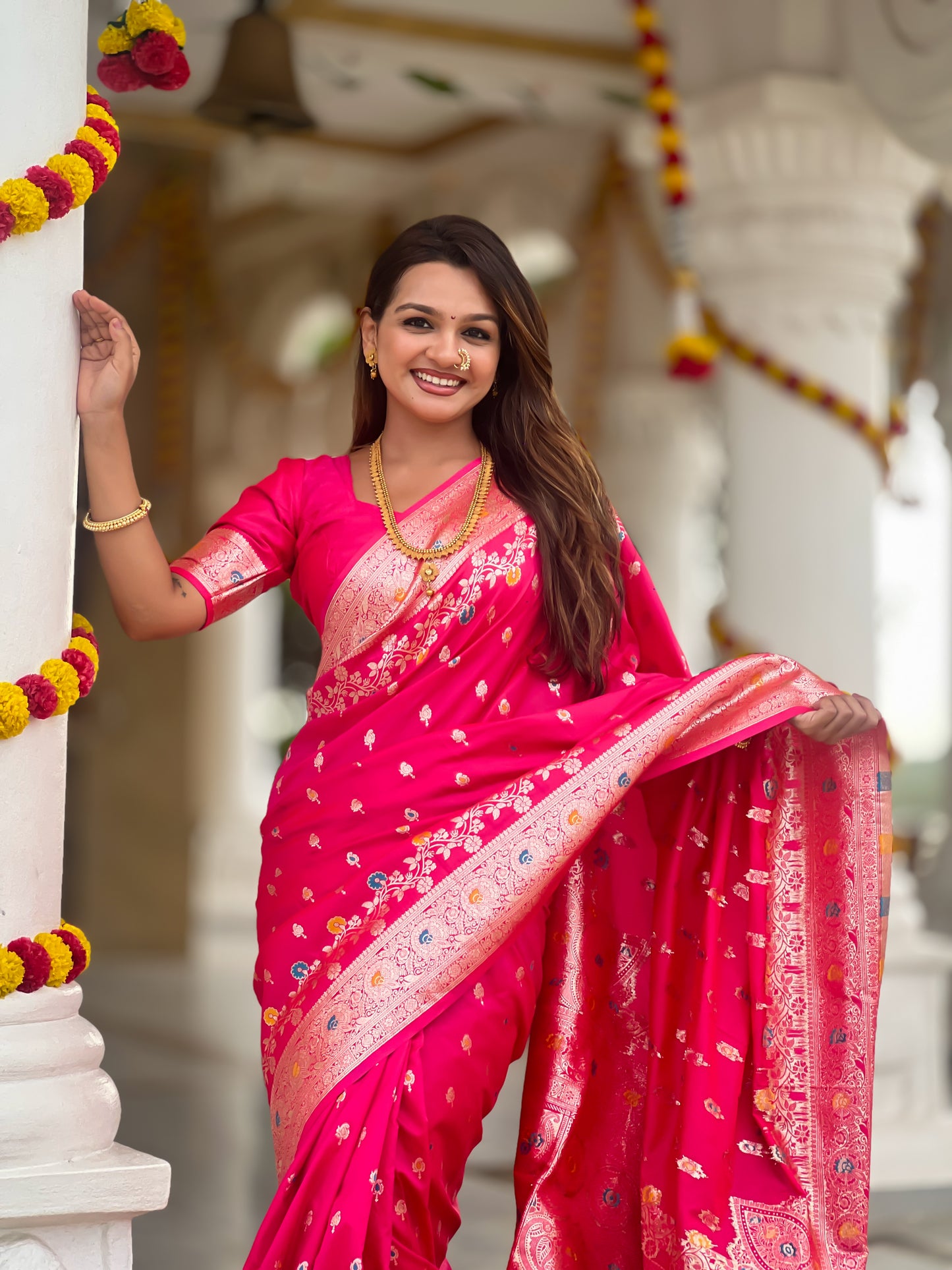 Pink Graceful Meena Banarasi Silk Saree With Blouse Piece