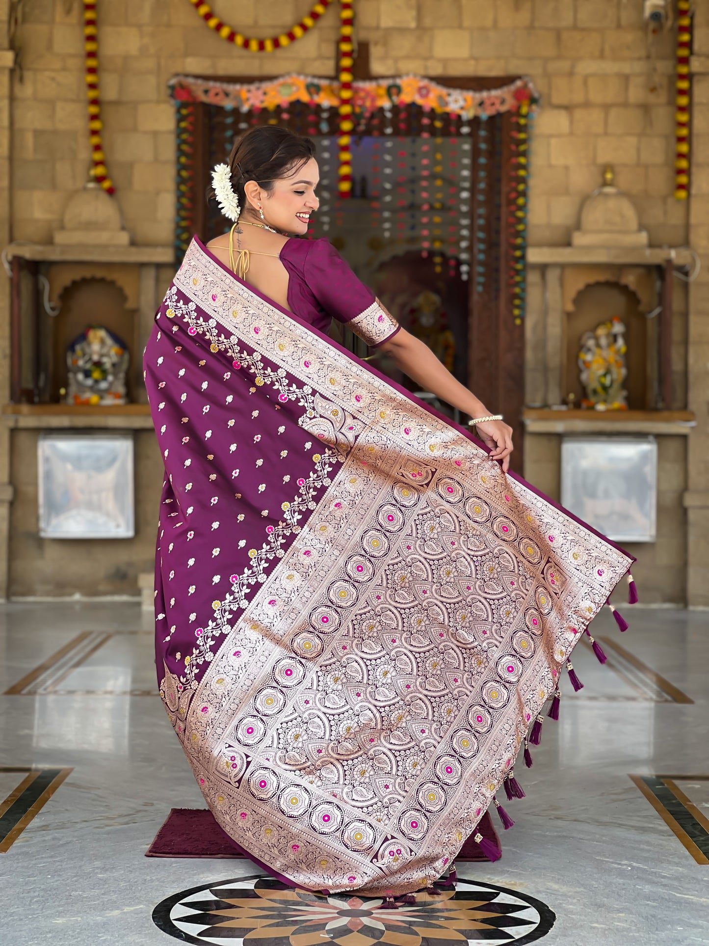 Wine Graceful Meena Banarasi Silk Saree With Blouse Piece