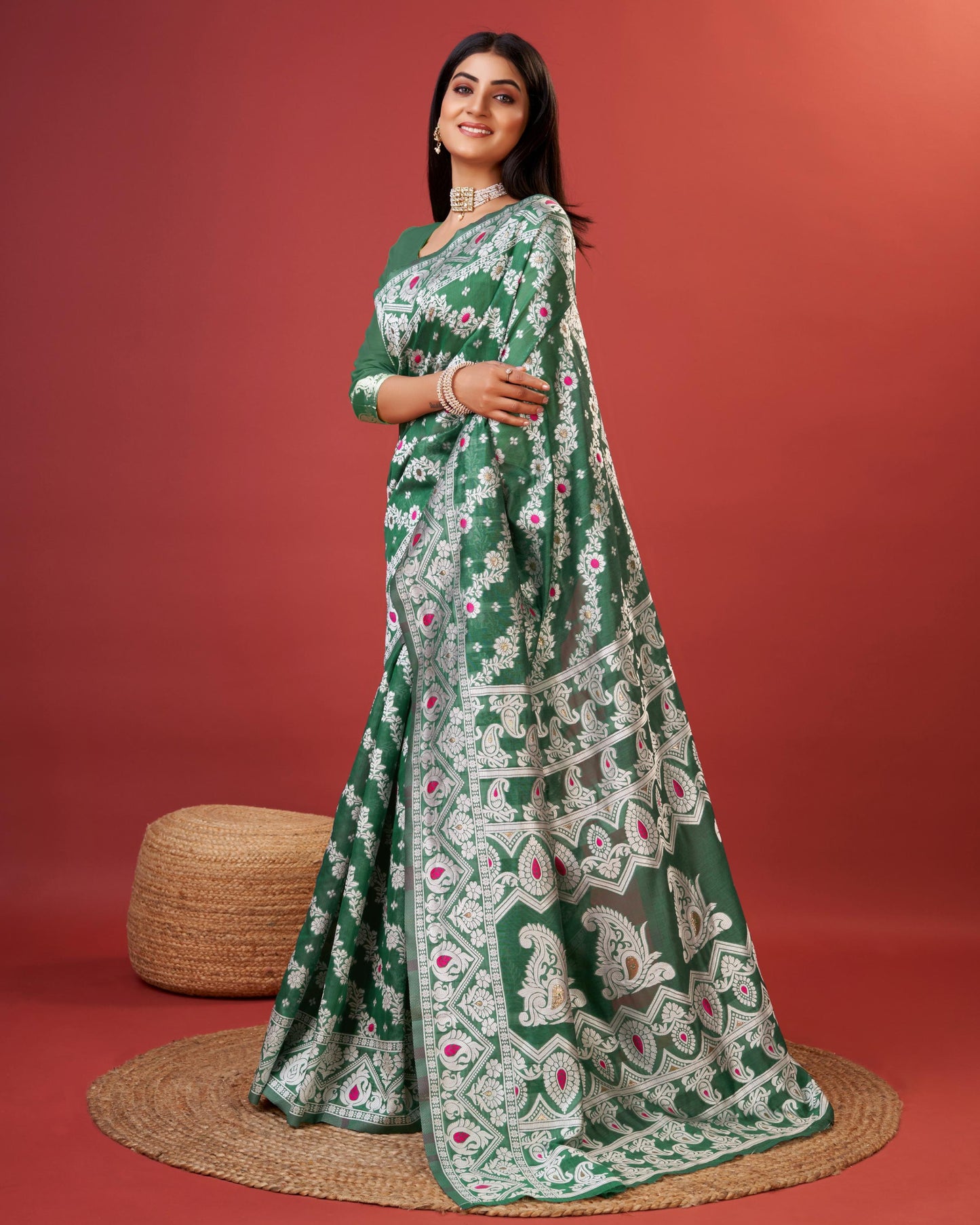 Green Bagicha Pure Rich Cotton Saree With Blouse Piece