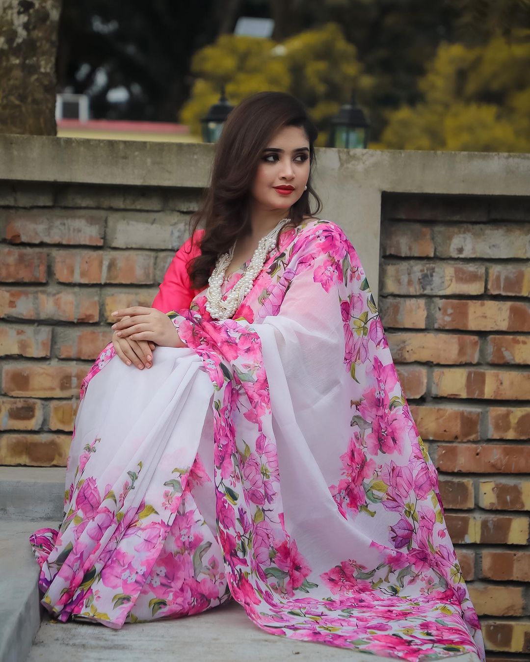 Handloom Traditional White & Pink Pure Cotton Jamdani Saree