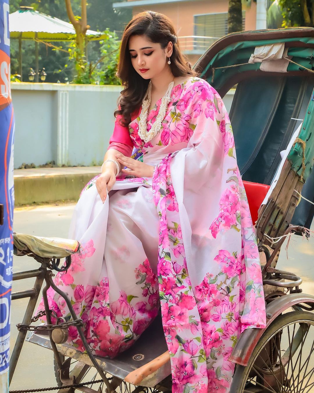 Handloom Traditional White & Pink Pure Cotton Jamdani Saree