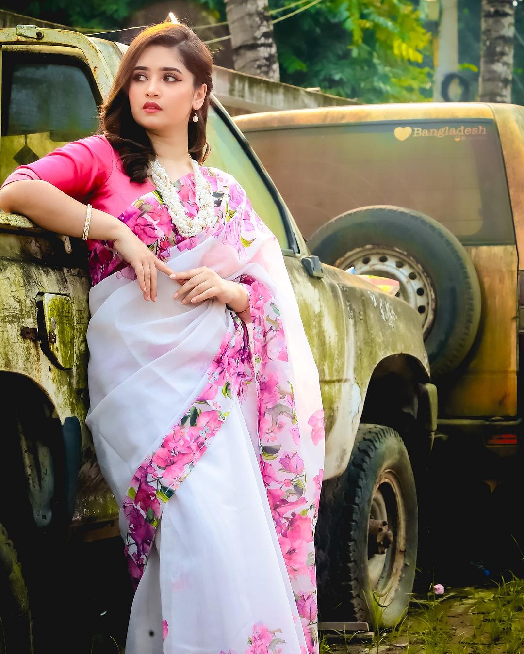 Handloom Traditional White & Pink Pure Cotton Jamdani Saree