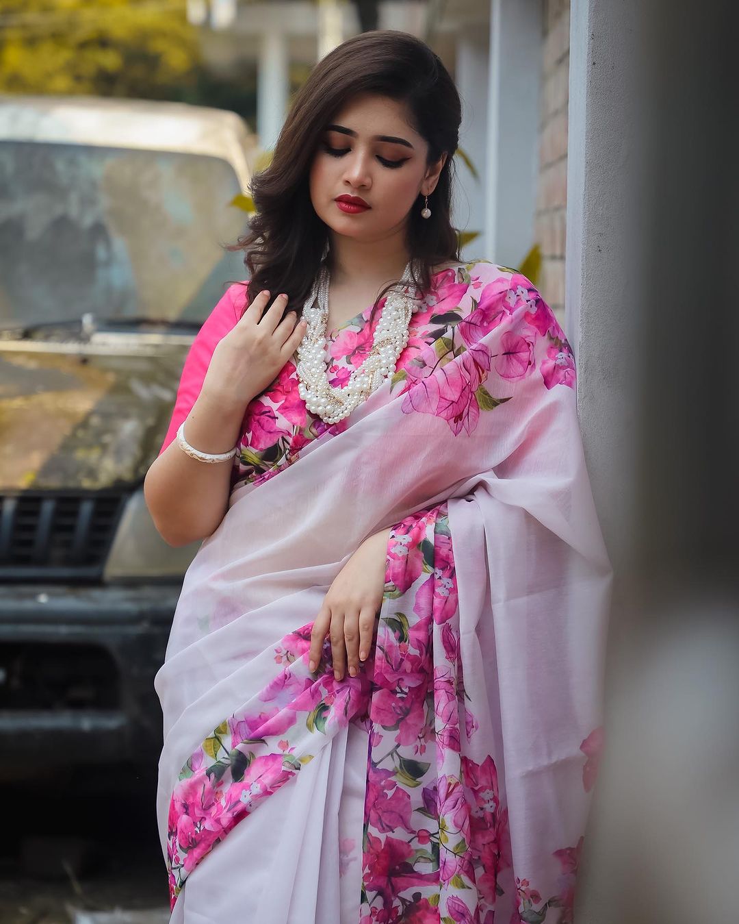 Handloom Traditional White & Pink Pure Cotton Jamdani Saree