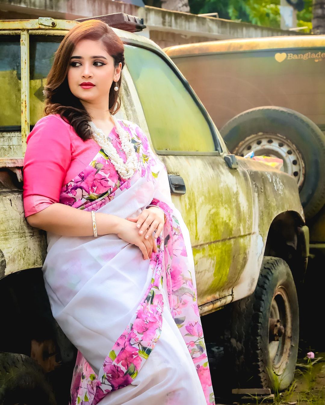 Handloom Traditional White & Pink Pure Cotton Jamdani Saree