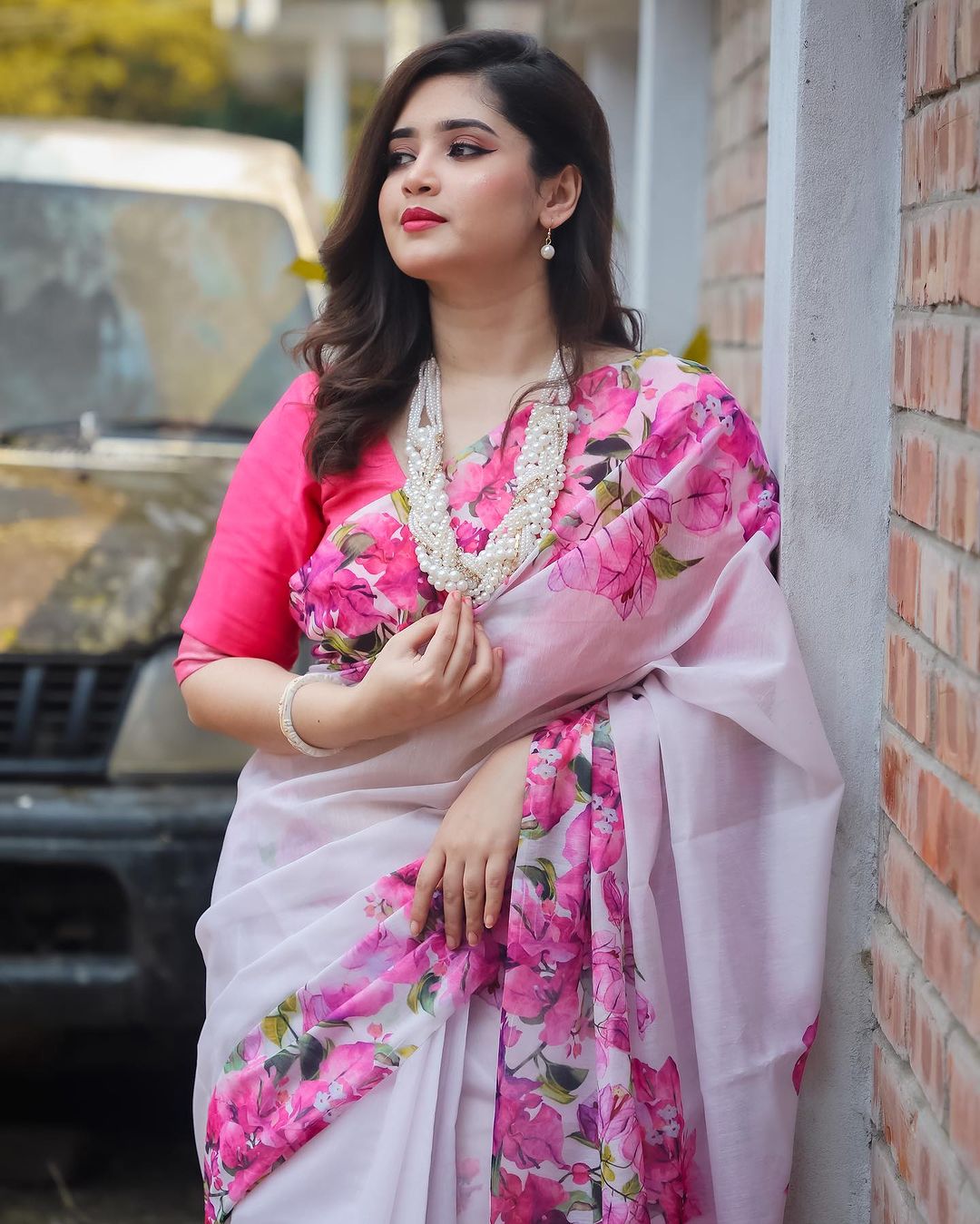 Handloom Traditional White & Pink Pure Cotton Jamdani Saree