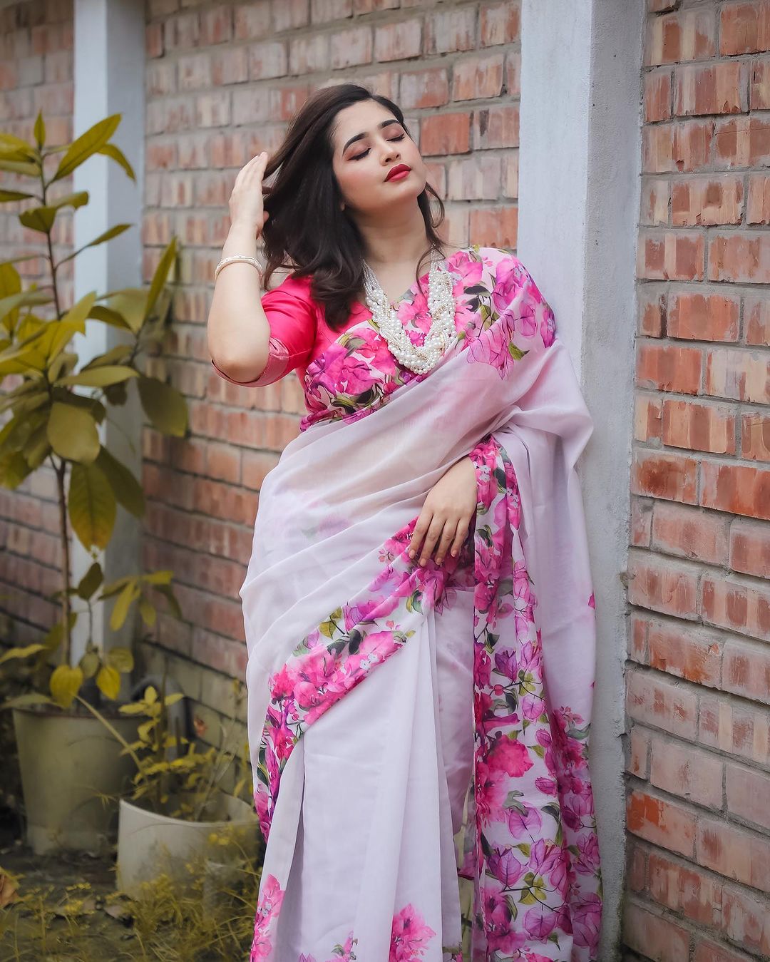 Handloom Traditional White & Pink Pure Cotton Jamdani Saree