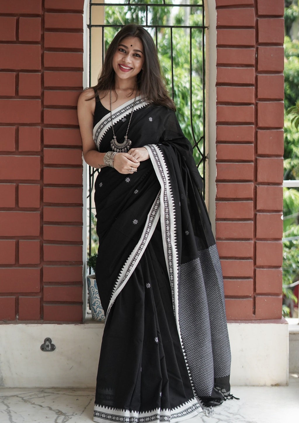 Black & White Soft Cotton Silk Saree With Blouse Piece