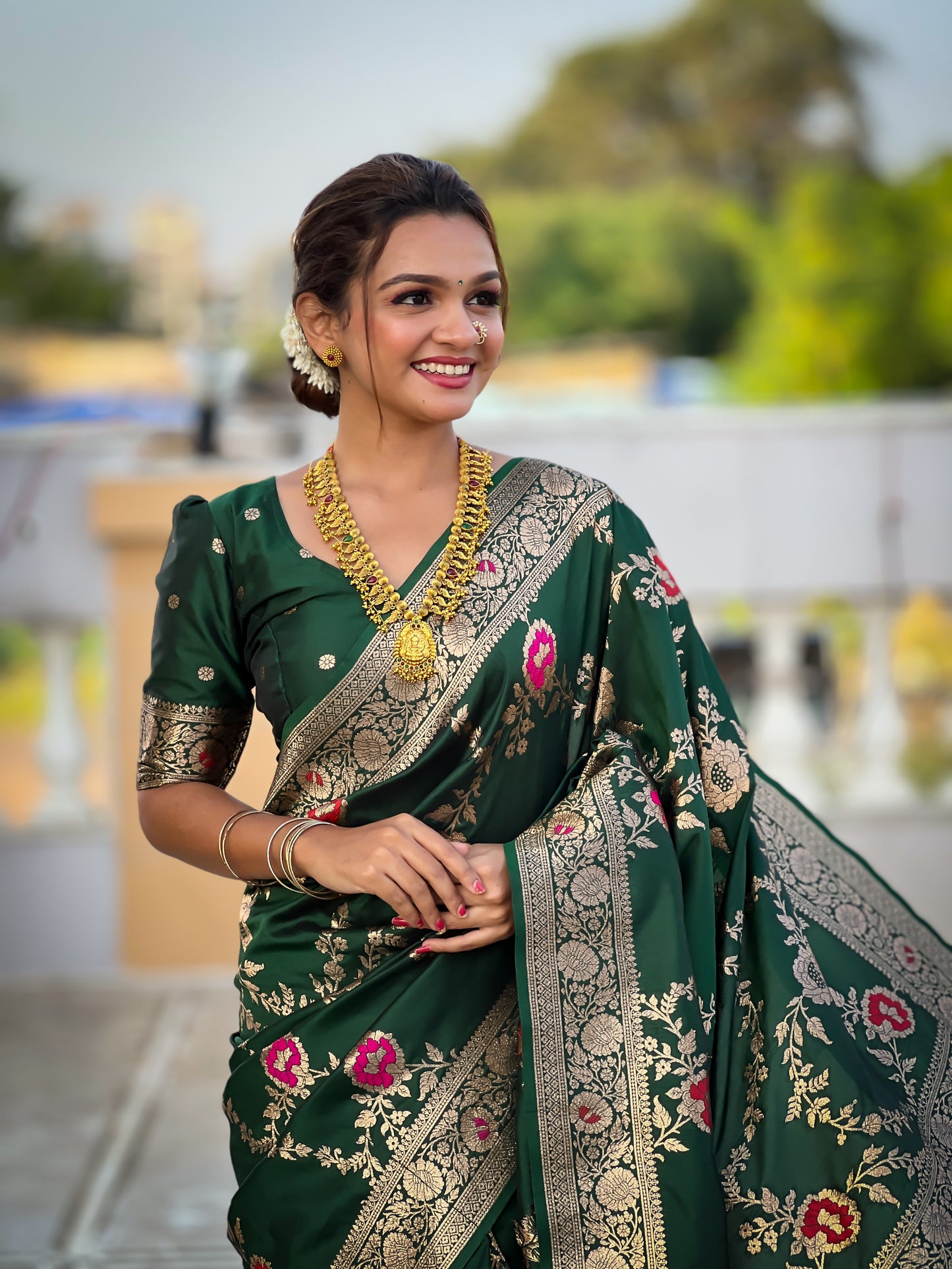 Green  Graceful Trending Banarasi Silk Saree With Blouse Piece