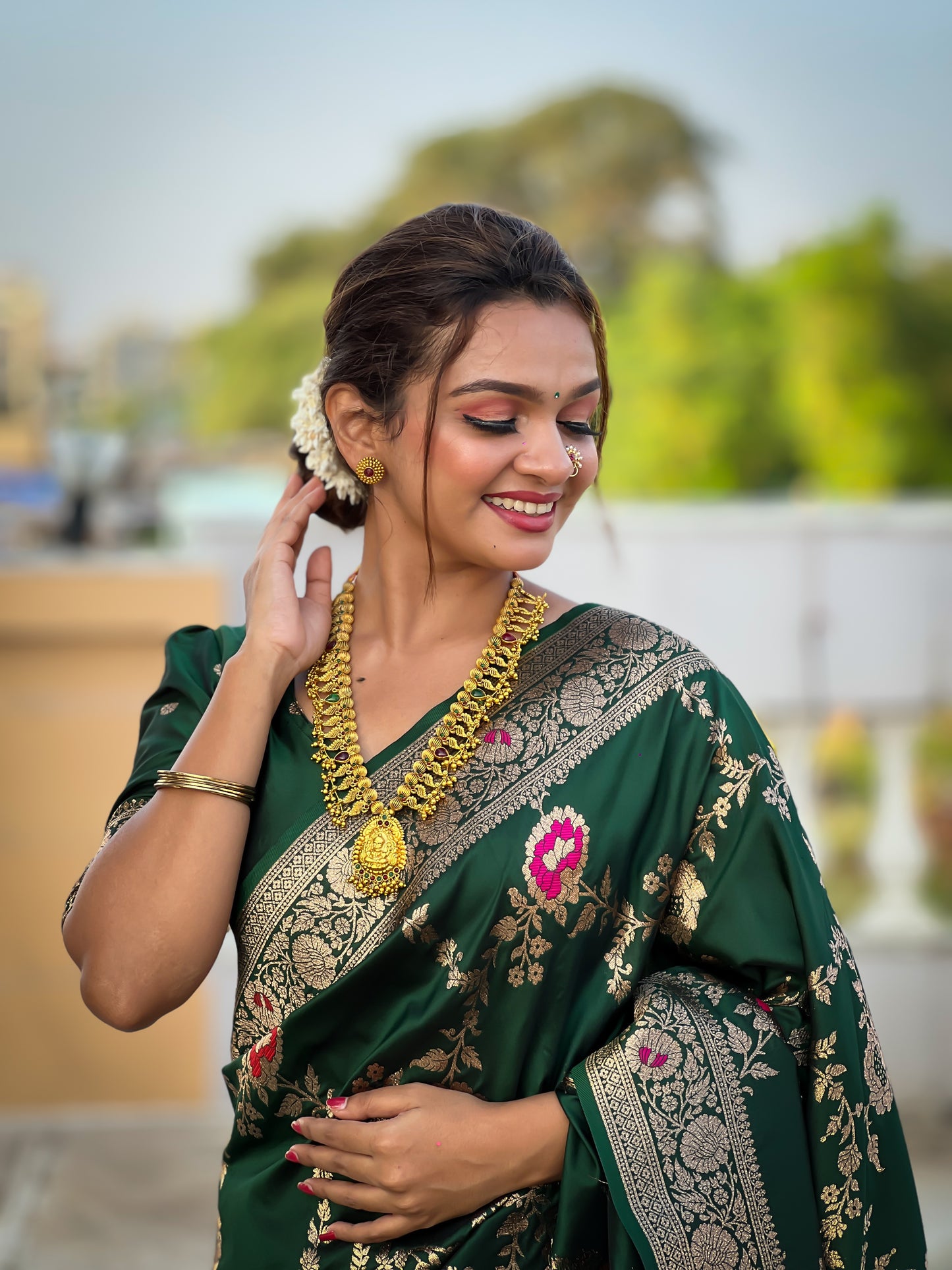 Green  Graceful Trending Banarasi Silk Saree With Blouse Piece