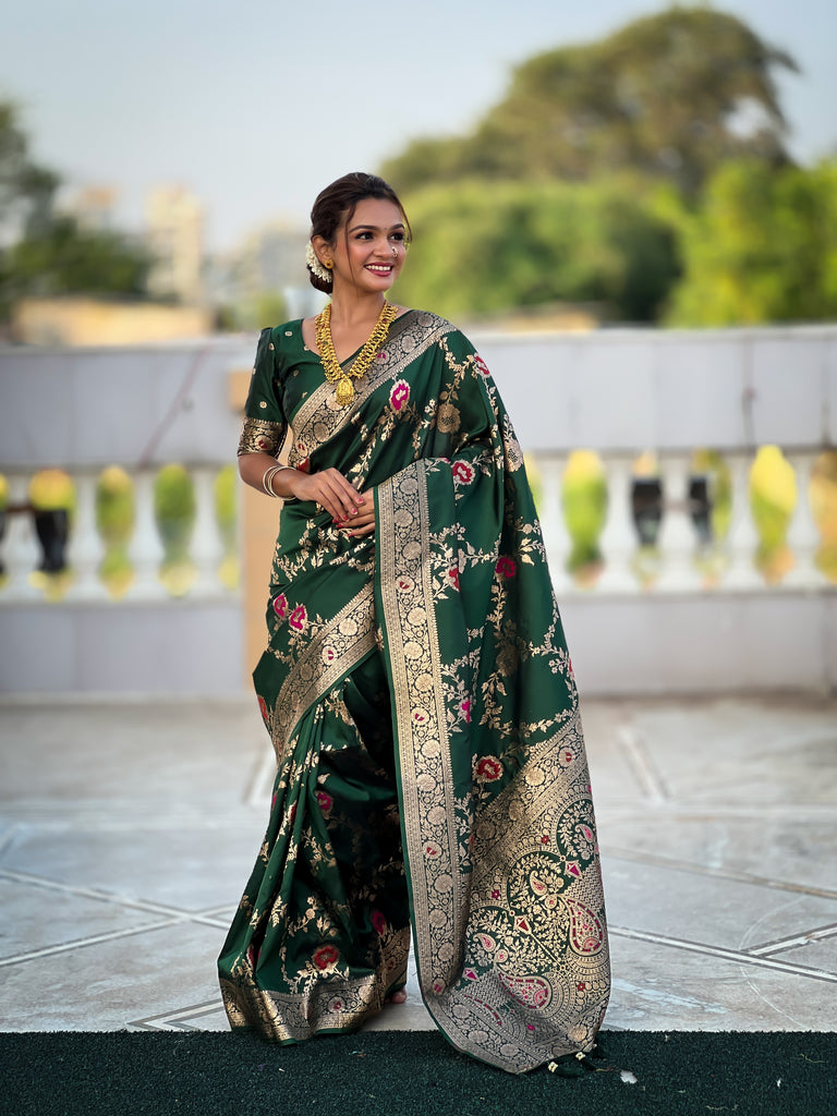 Green  Graceful Trending Banarasi Silk Saree With Blouse Piece
