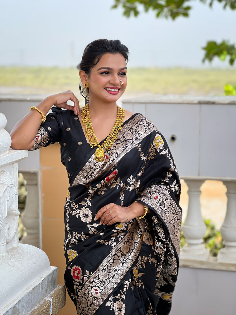 Black Graceful Trending Banarasi Silk Saree With Blouse Piece