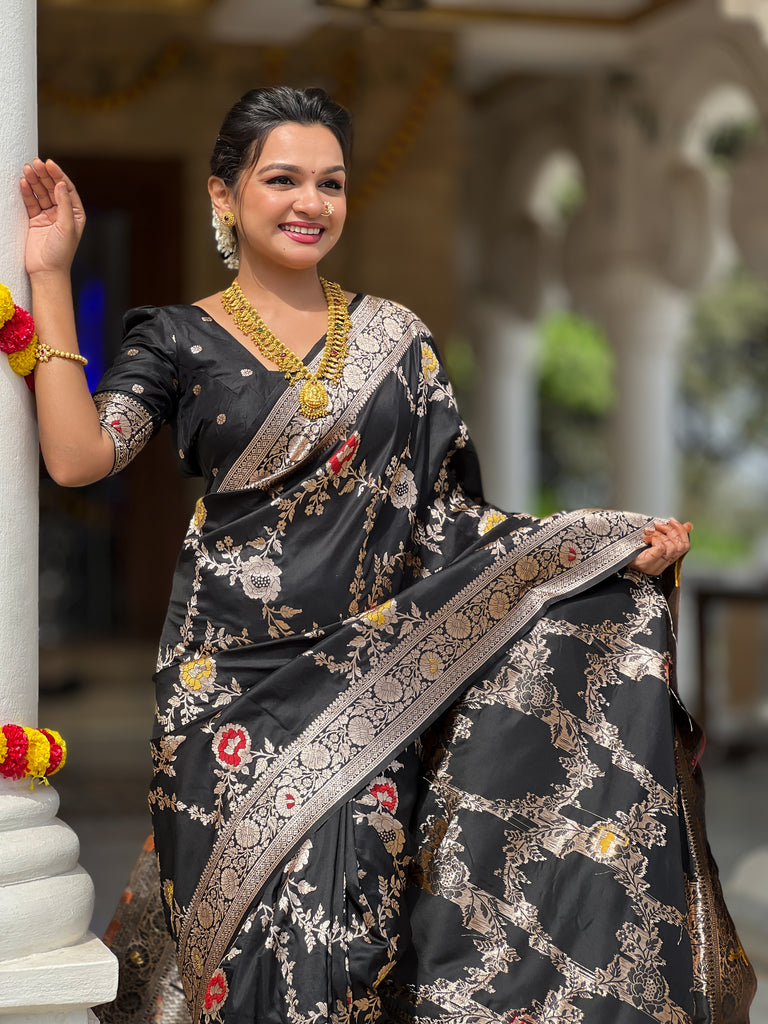 Black Graceful Trending Banarasi Silk Saree With Blouse Piece