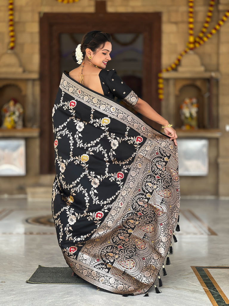 Black Graceful Trending Banarasi Silk Saree With Blouse Piece