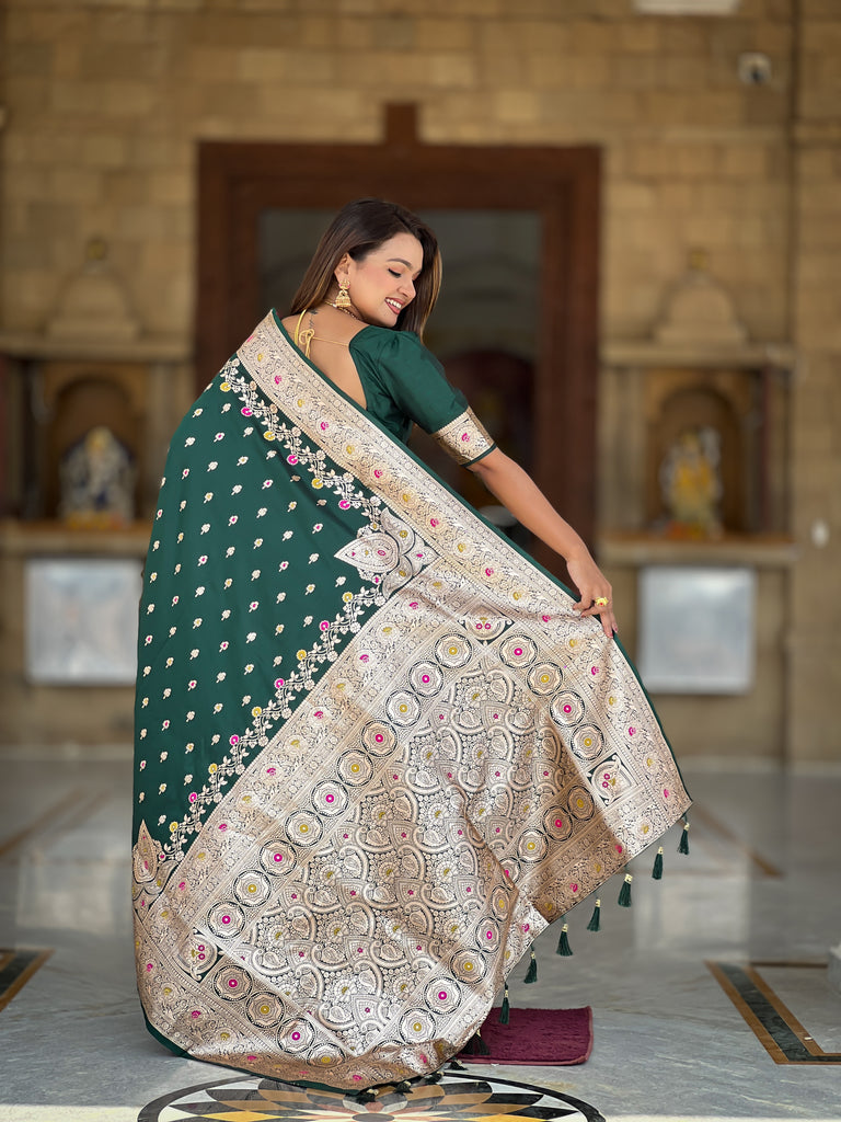 Green Graceful Meena Banarasi Silk Saree With Blouse Piece