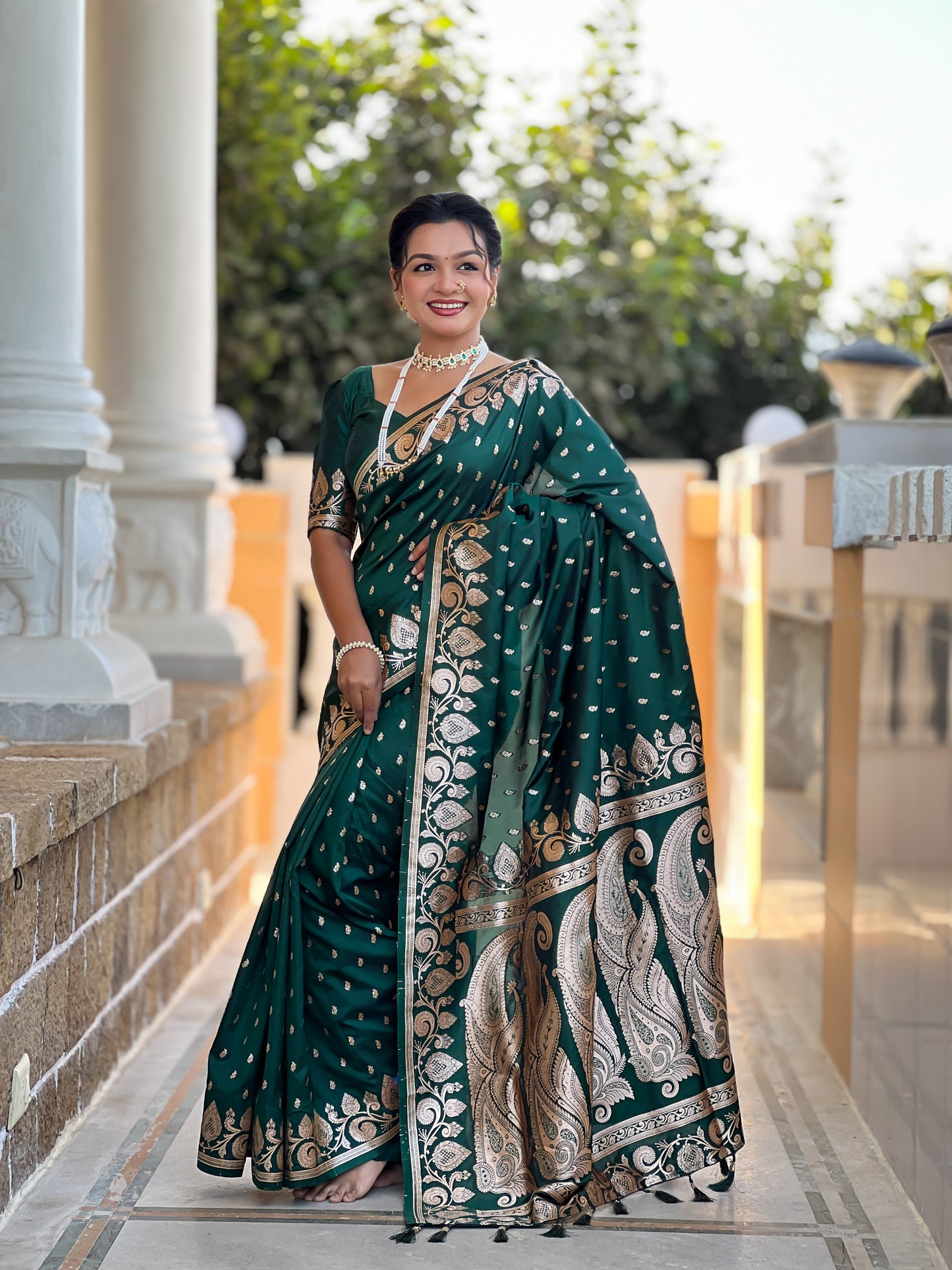 Green Unique Meena Banarasi Silk Saree With Blouse Piece