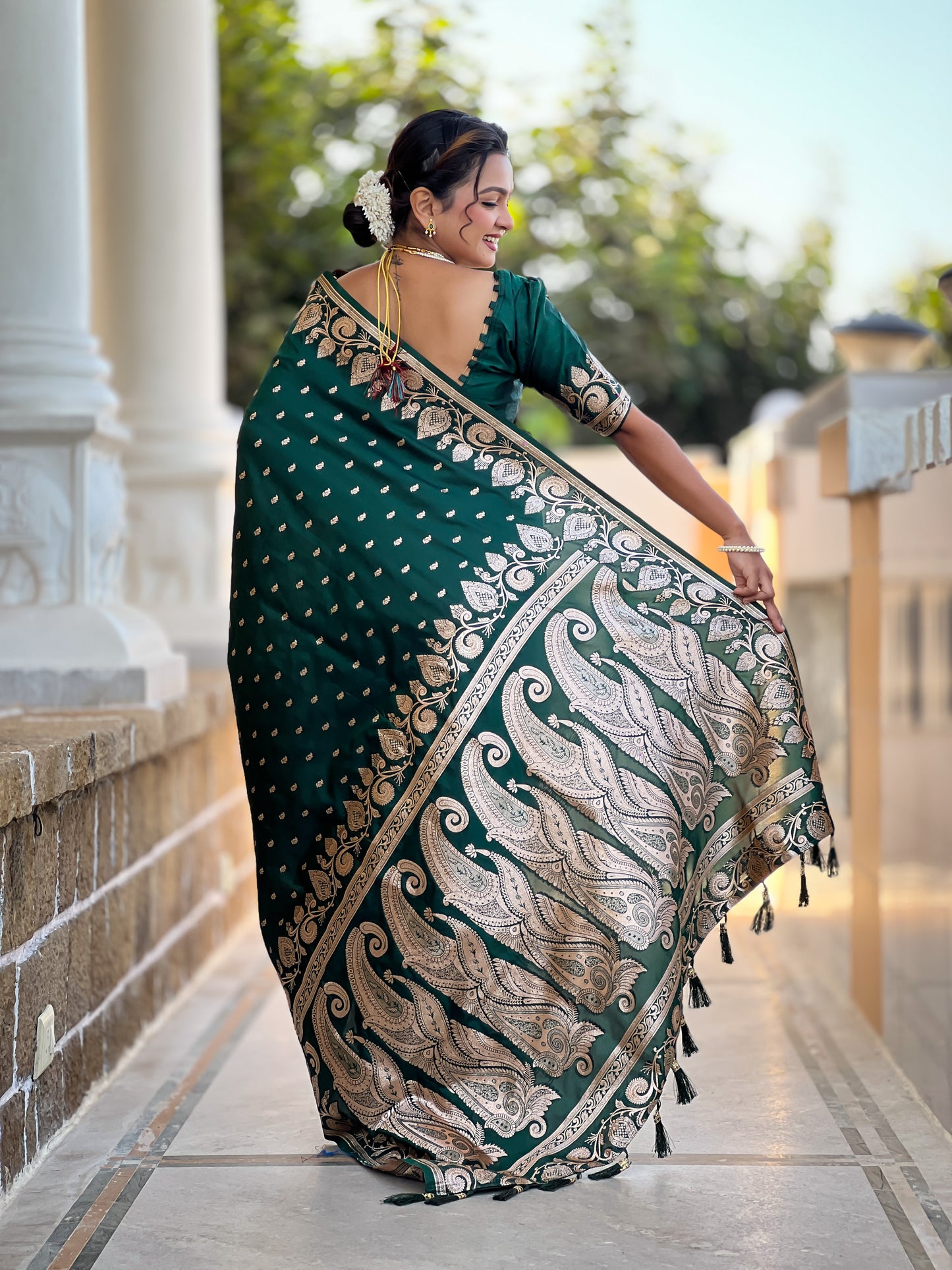 Green Unique Meena Banarasi Silk Saree With Blouse Piece