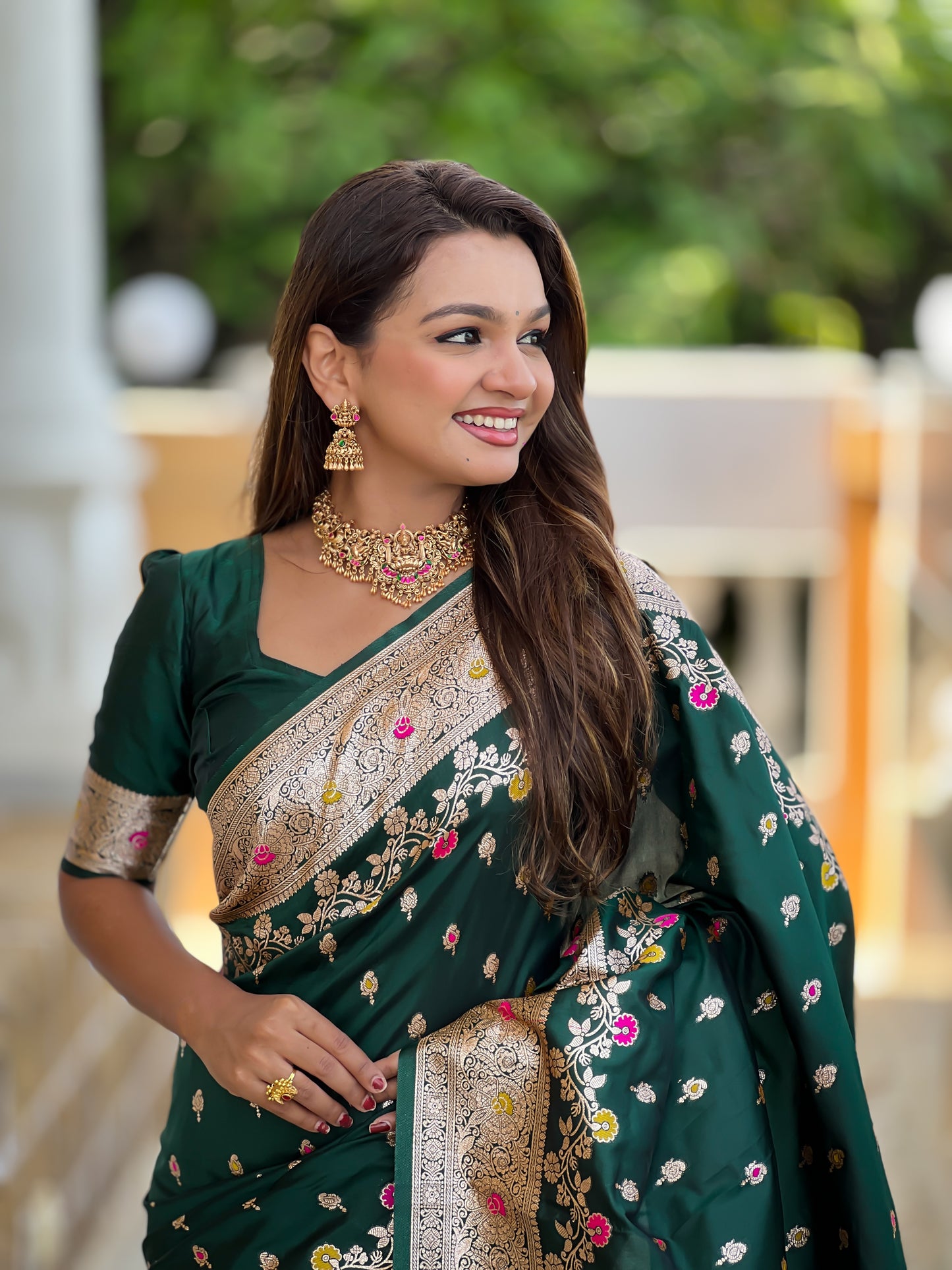 Green Graceful Meena Banarasi Silk Saree With Blouse Piece