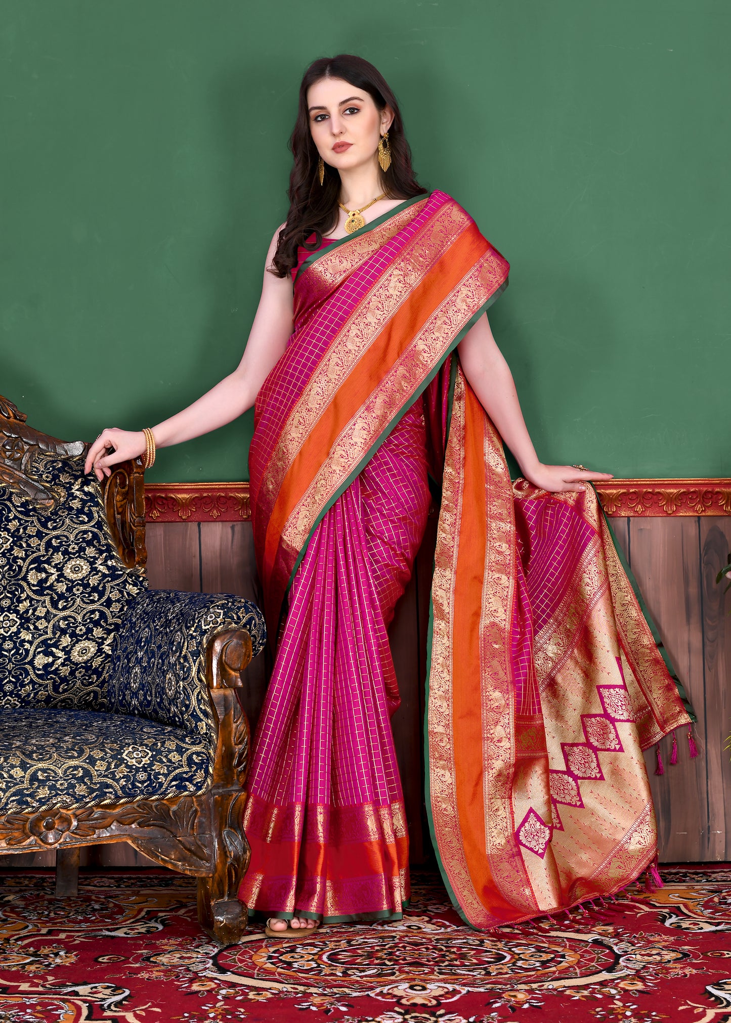 Pink Graceful Woven Chex Silk Saree With Blouse Piece