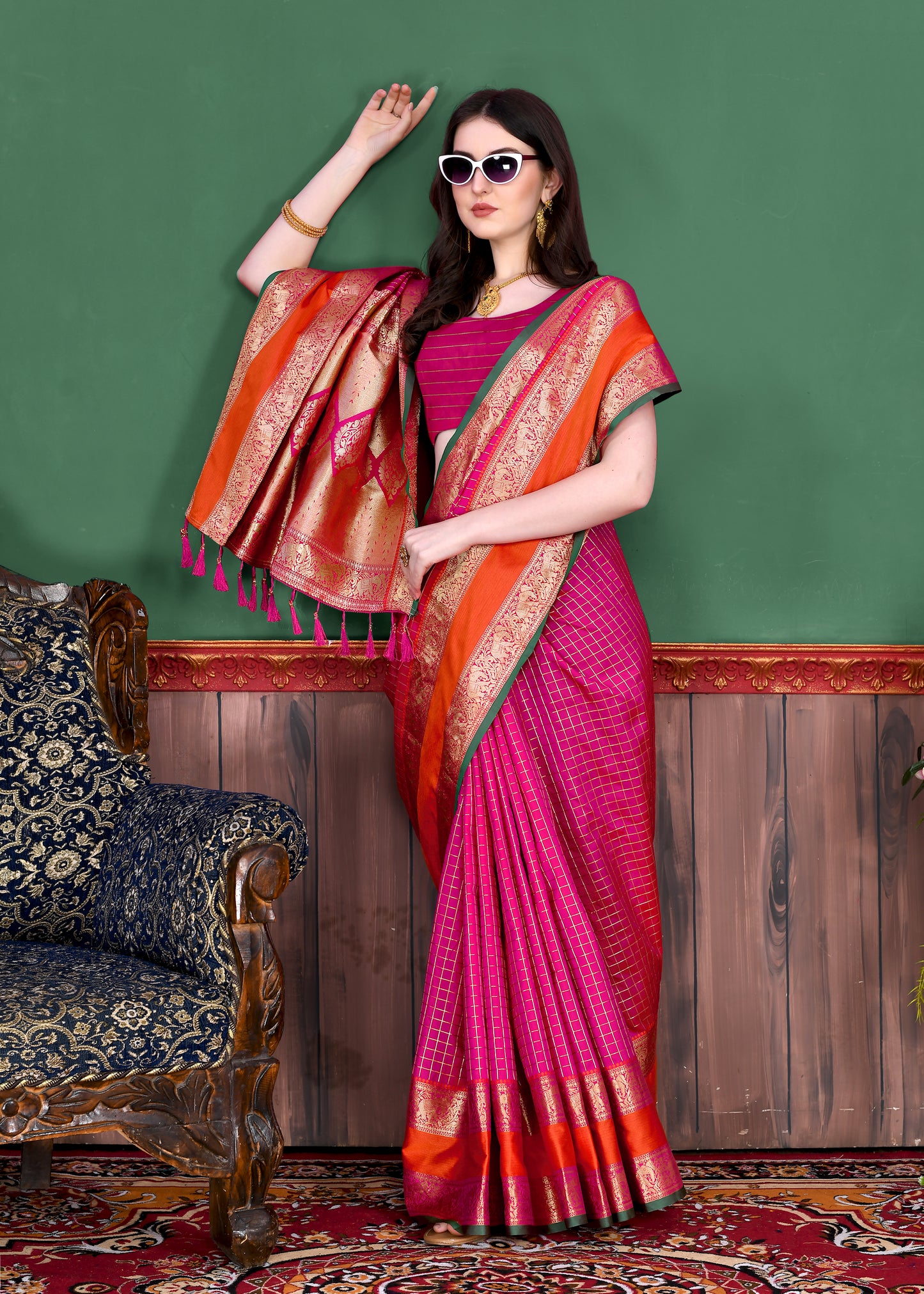 Pink Graceful Woven Chex Silk Saree With Blouse Piece