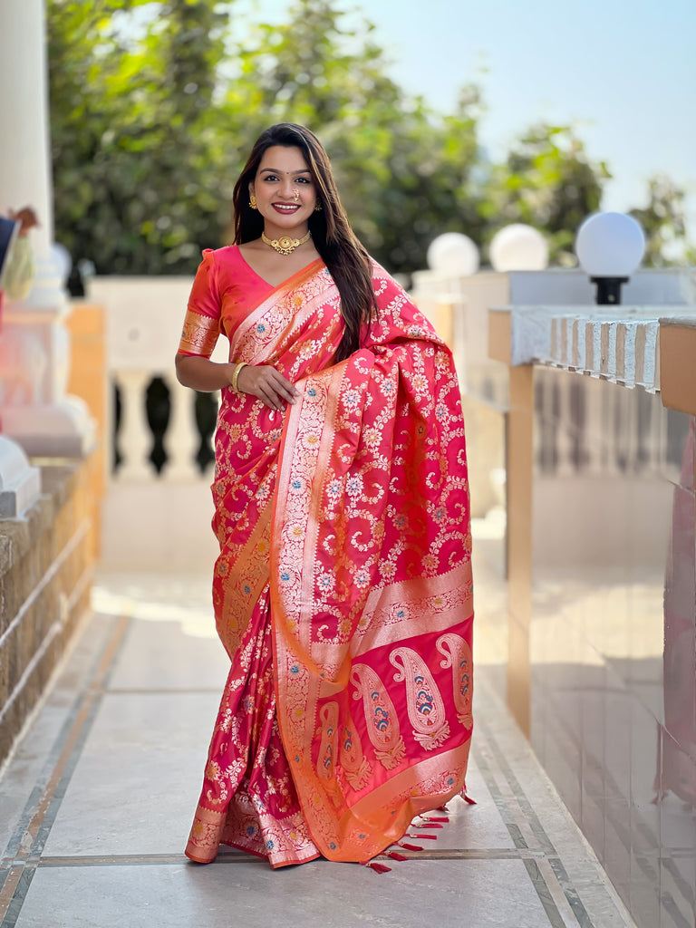 Peach Graceful Glow Banarasi Silk Saree With Blouse Piece