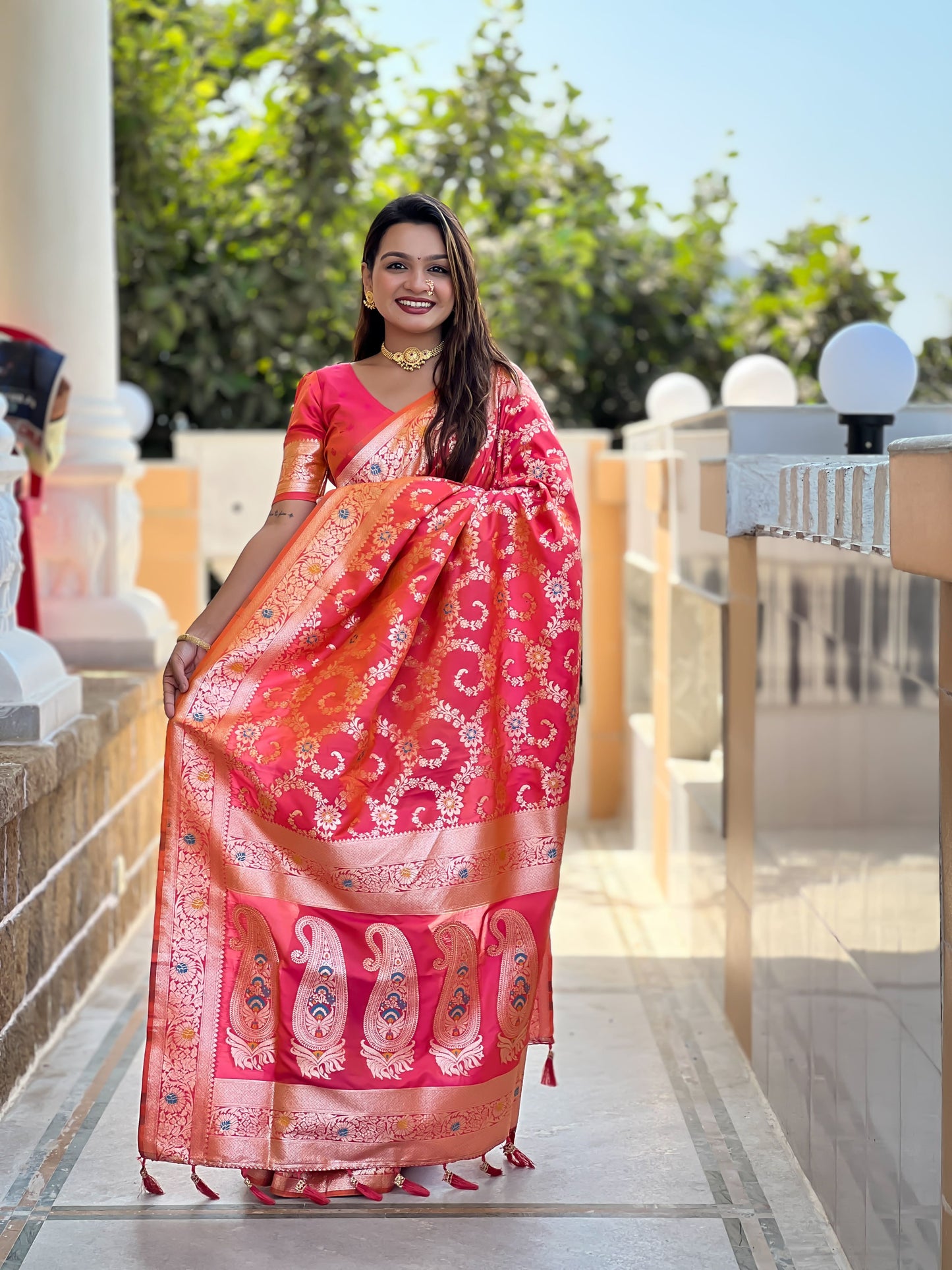 Peach Graceful Glow Banarasi Silk Saree With Blouse Piece