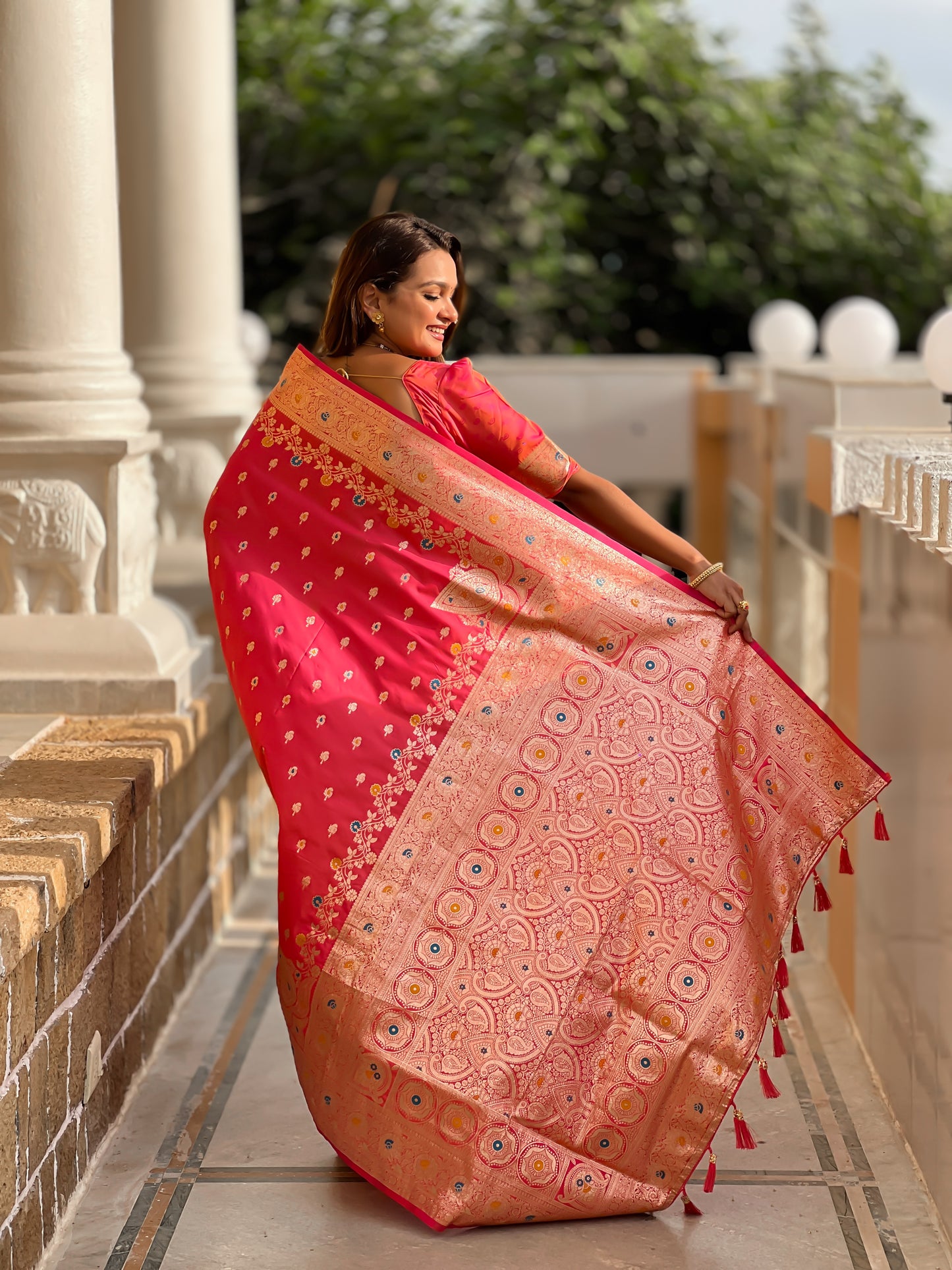 Peach Graceful Meena Banarasi Silk Saree With Blouse Piece
