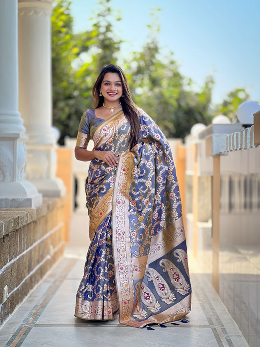 Grey Graceful Glow Banarasi Silk Saree With Blouse Piece