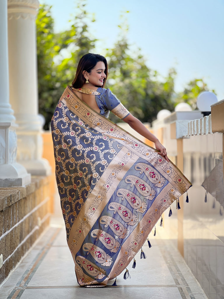 Grey Graceful Glow Banarasi Silk Saree With Blouse Piece