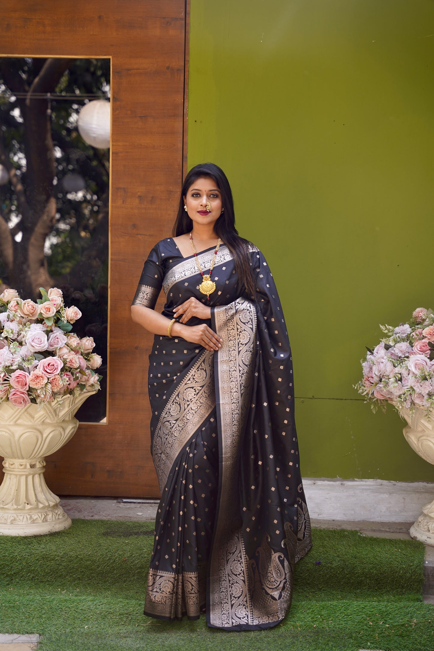 Black Banarasi Silk Saree With Silk Blouse Piece