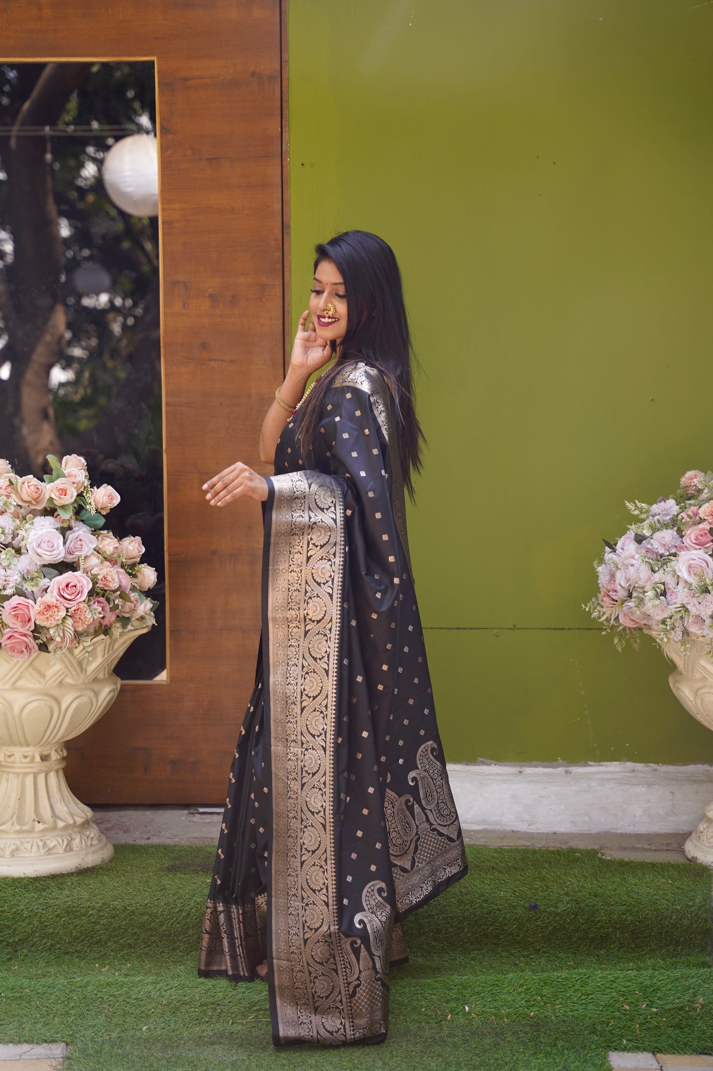 Black Banarasi Silk Saree With Silk Blouse Piece