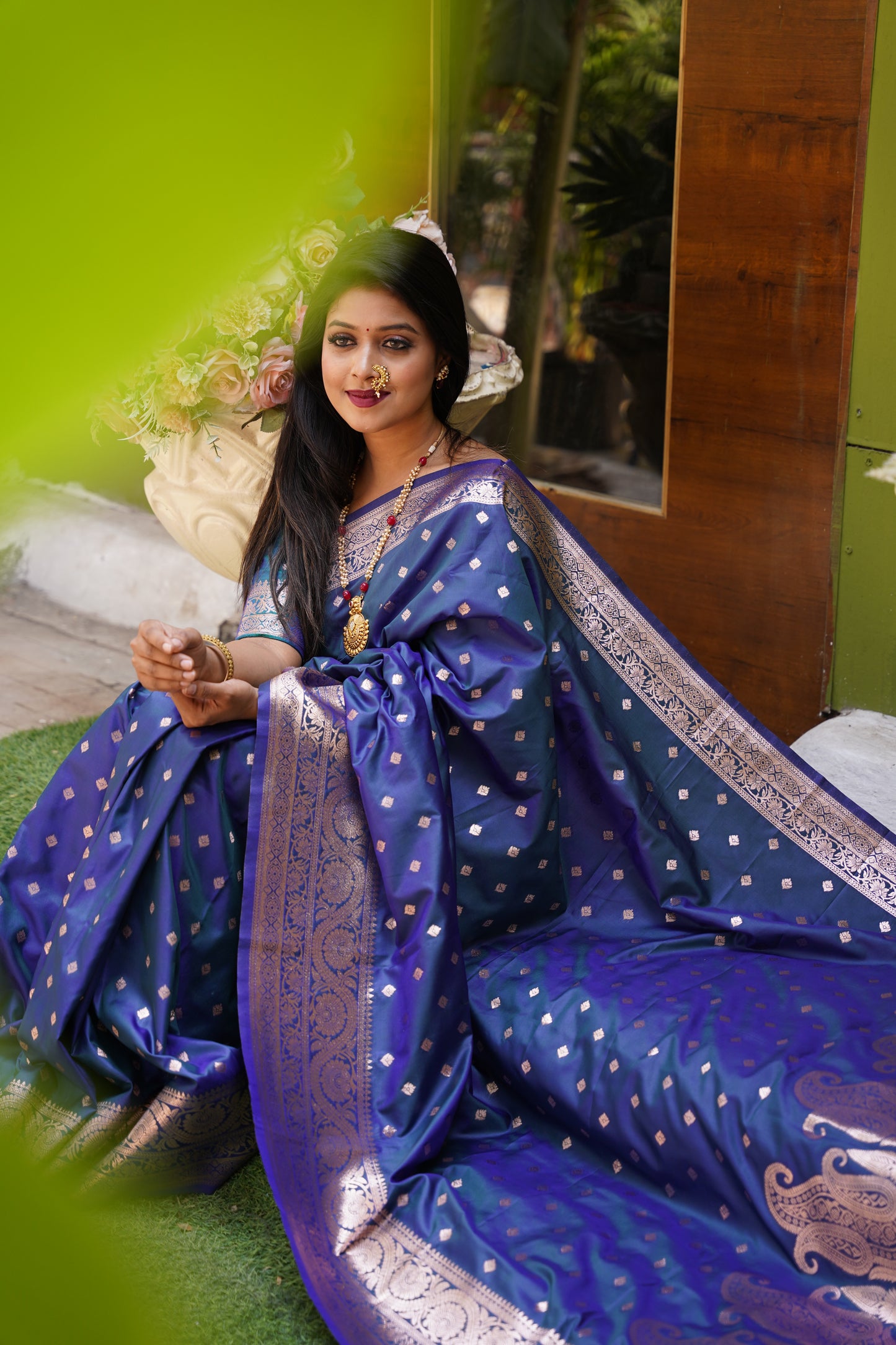 Navy Blue Banarasi Silk Saree With Silk Blouse Piece