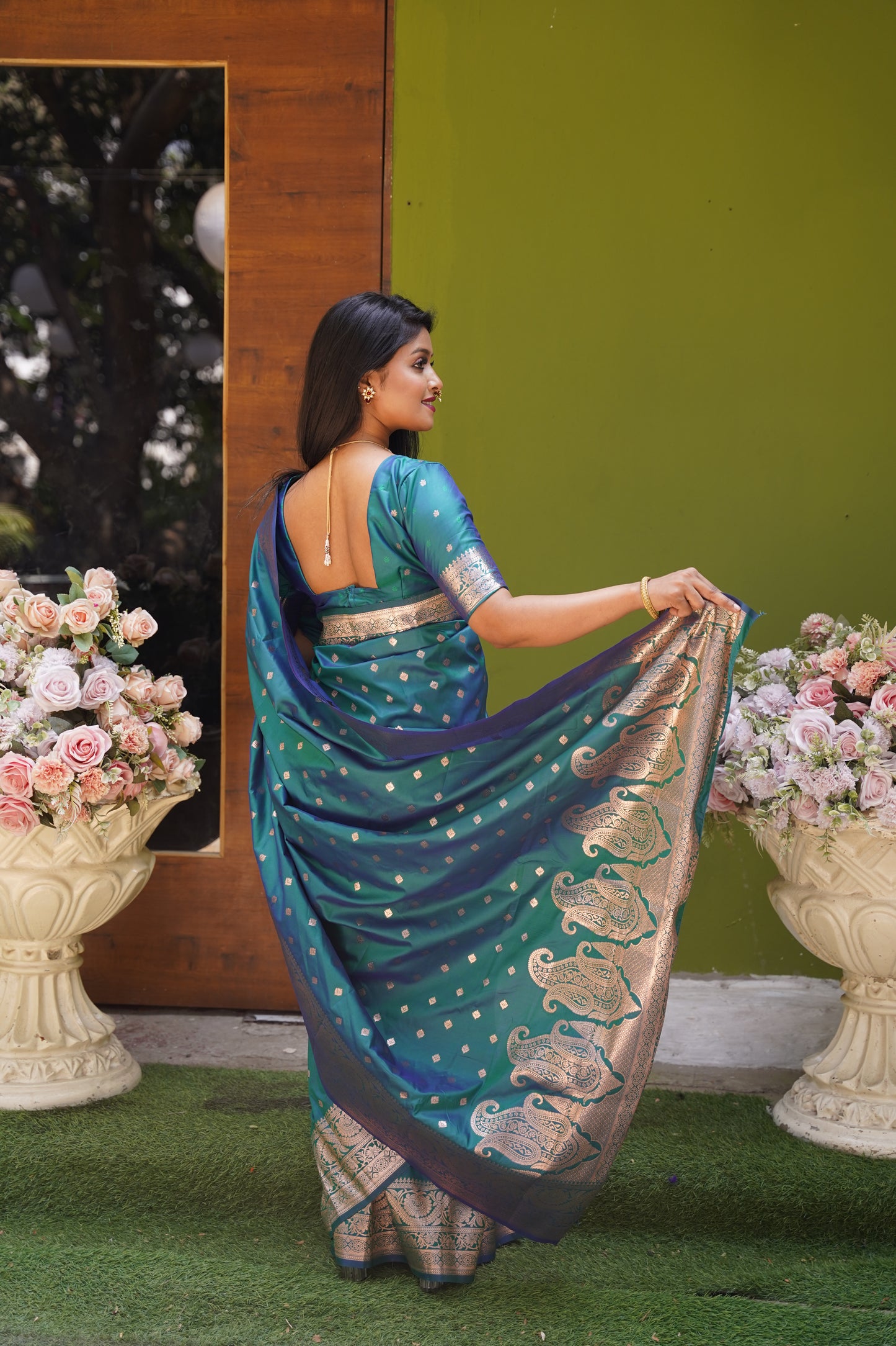 Rama Banarasi Silk Saree With Silk Blouse Piece