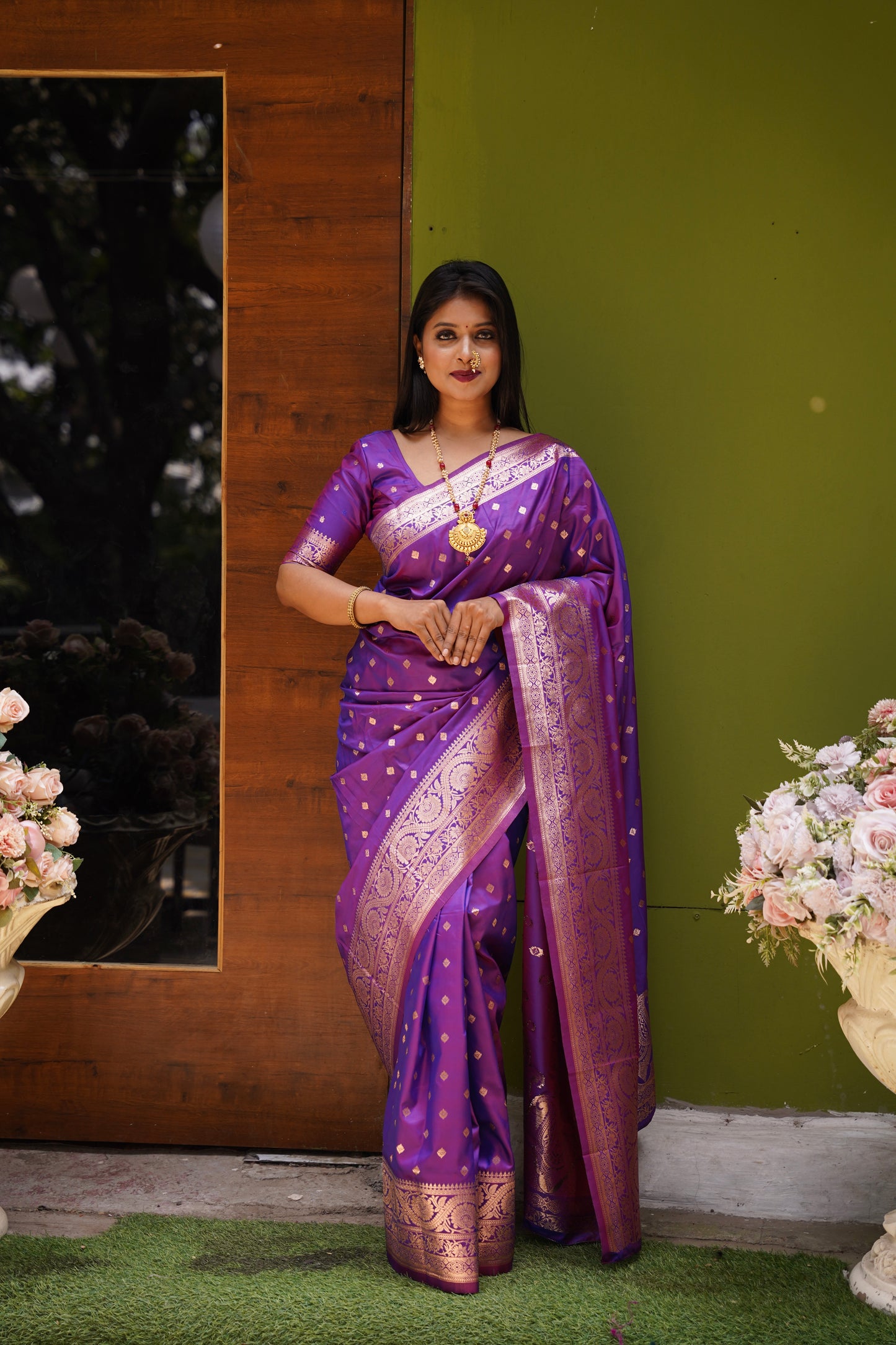 Wine Banarasi Silk Saree With Silk Blouse Piece