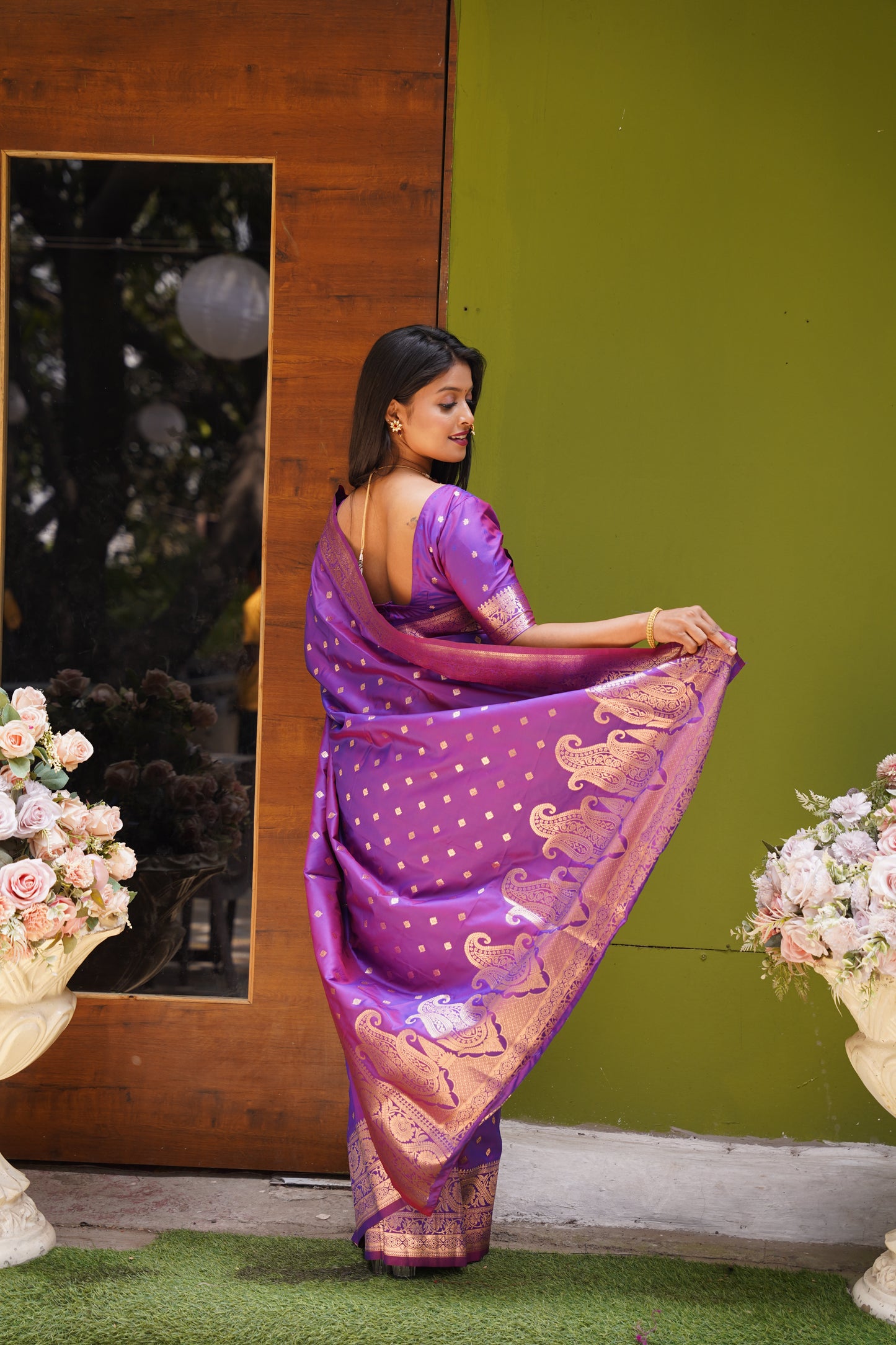 Wine Banarasi Silk Saree With Silk Blouse Piece