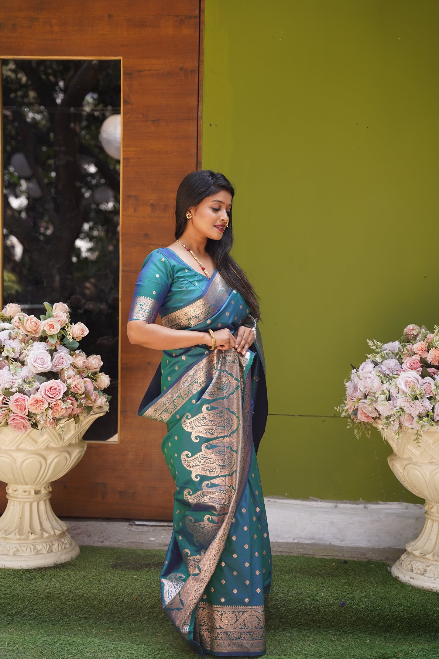 Rama Green Banarasi Silk Saree With Silk Blouse Piece