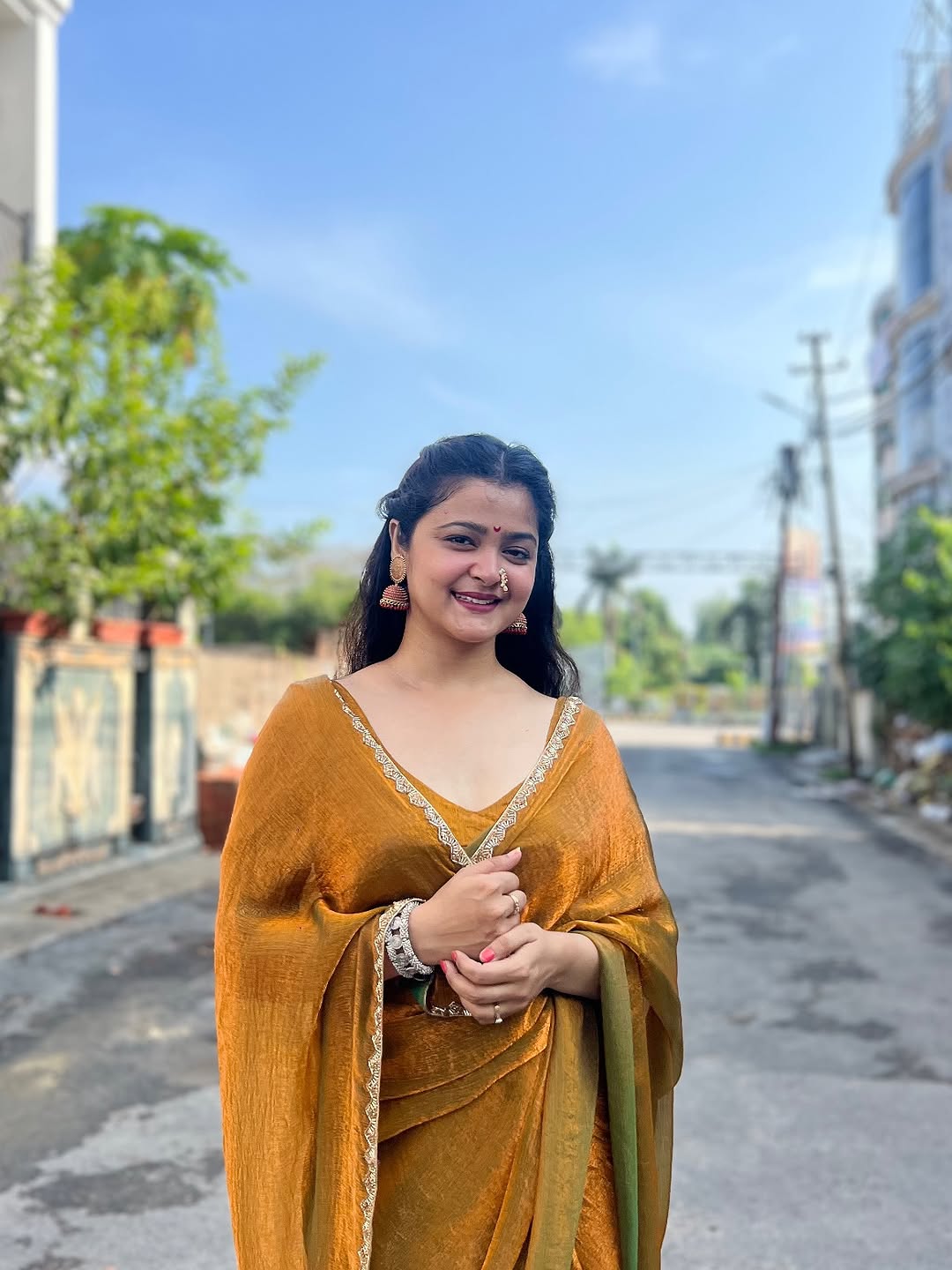 Bollywood Diva Golden Mustard Chiffon Saree With Blouse Piece