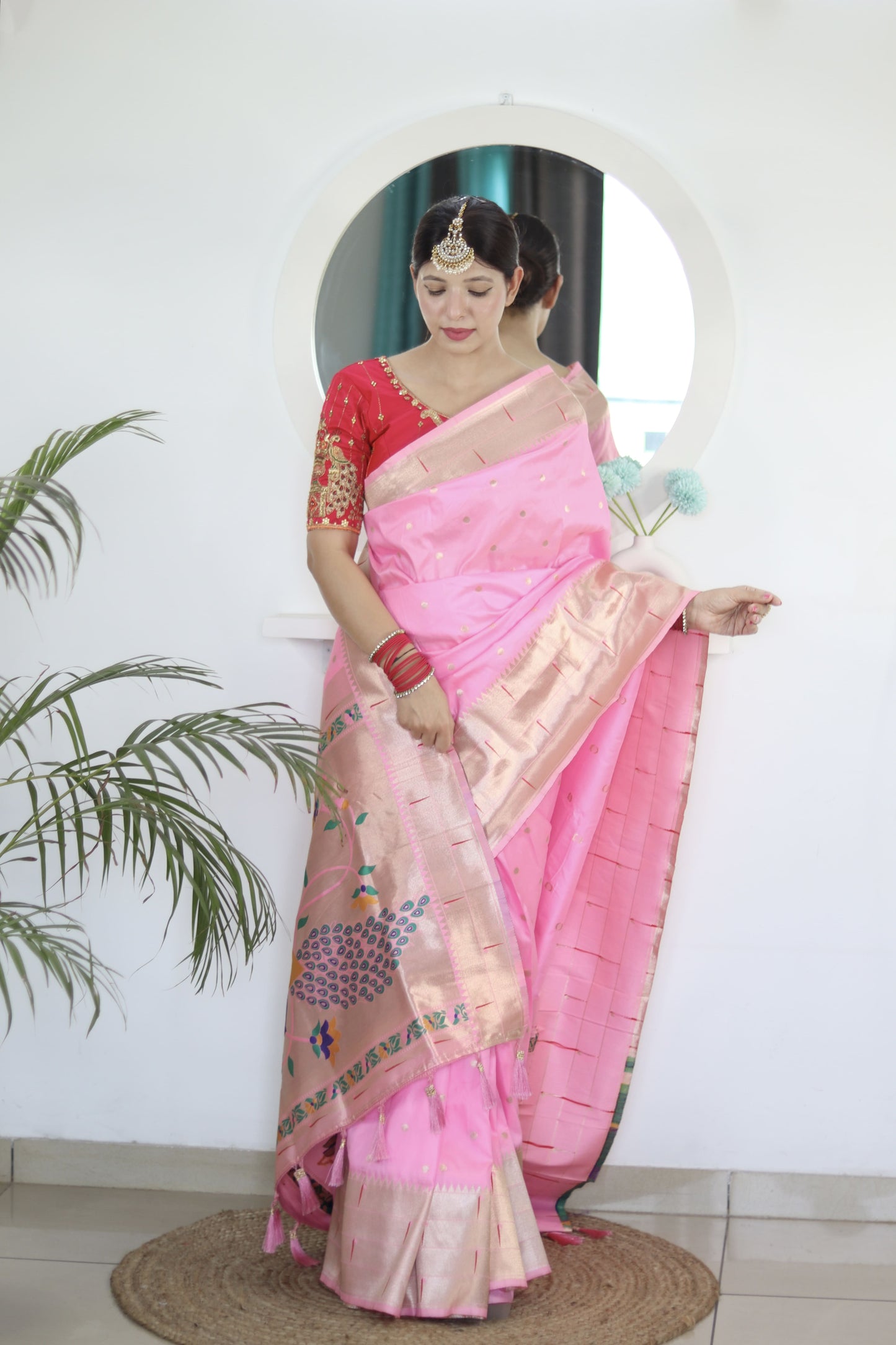 Light Pink Royal Motif Pethani Silk Saree With Blouse Piece