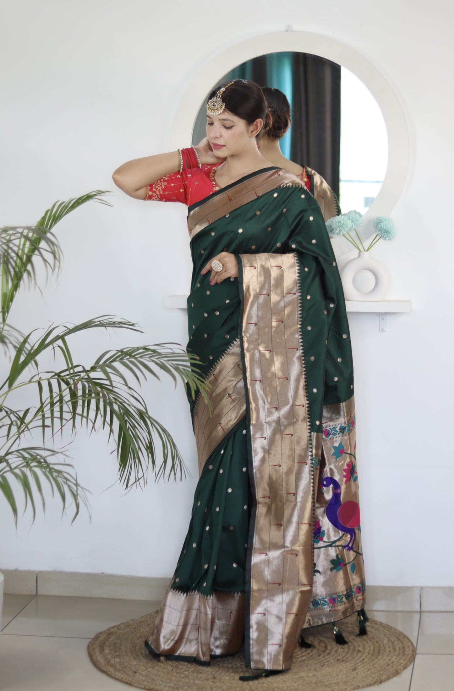 Green Pink Royal Motif Pethani Silk Saree With Blouse Piece
