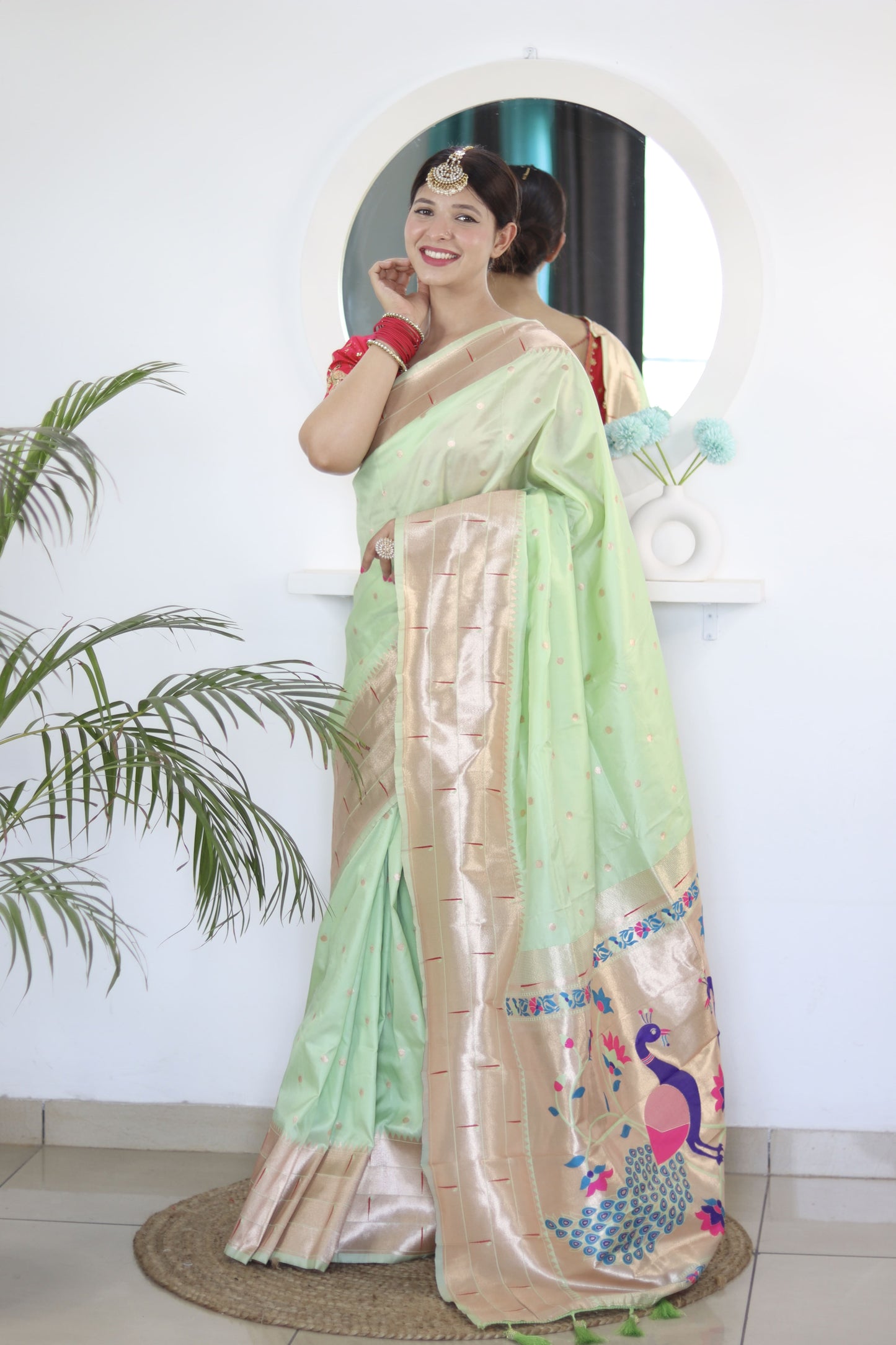 Pista Royal Motif Pethani Silk Saree With Blouse Piece
