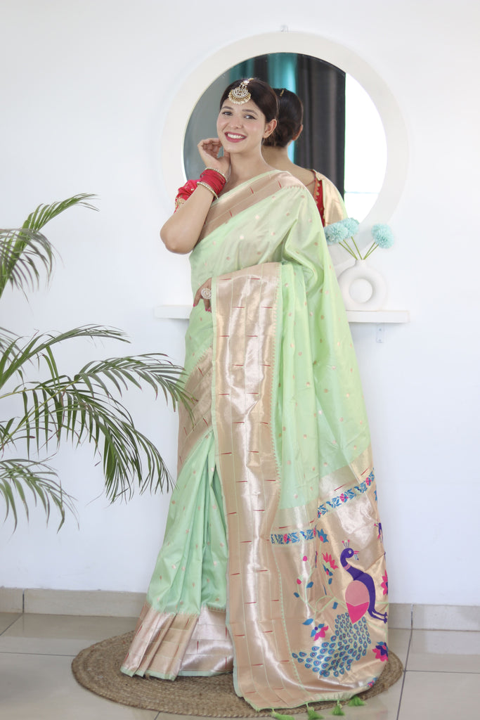 Pista Royal Motif Pethani Silk Saree With Blouse Piece