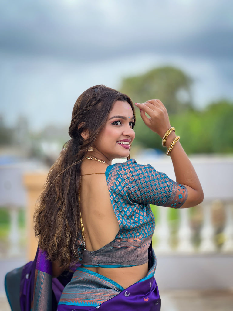 Navy Blue Chandrakore Traditional Paithani Soft Silk Saree With Blouse Piece